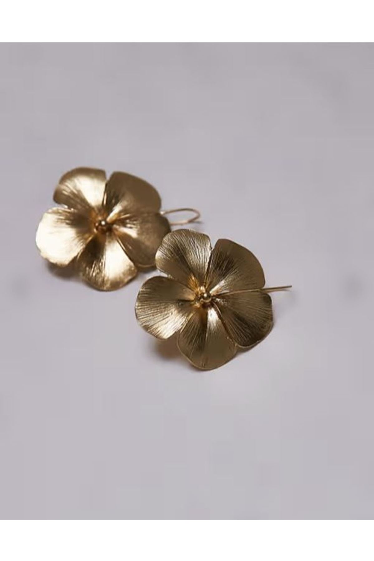 Marka Küpe, Gold Çiçek Şık Kadın Küpe