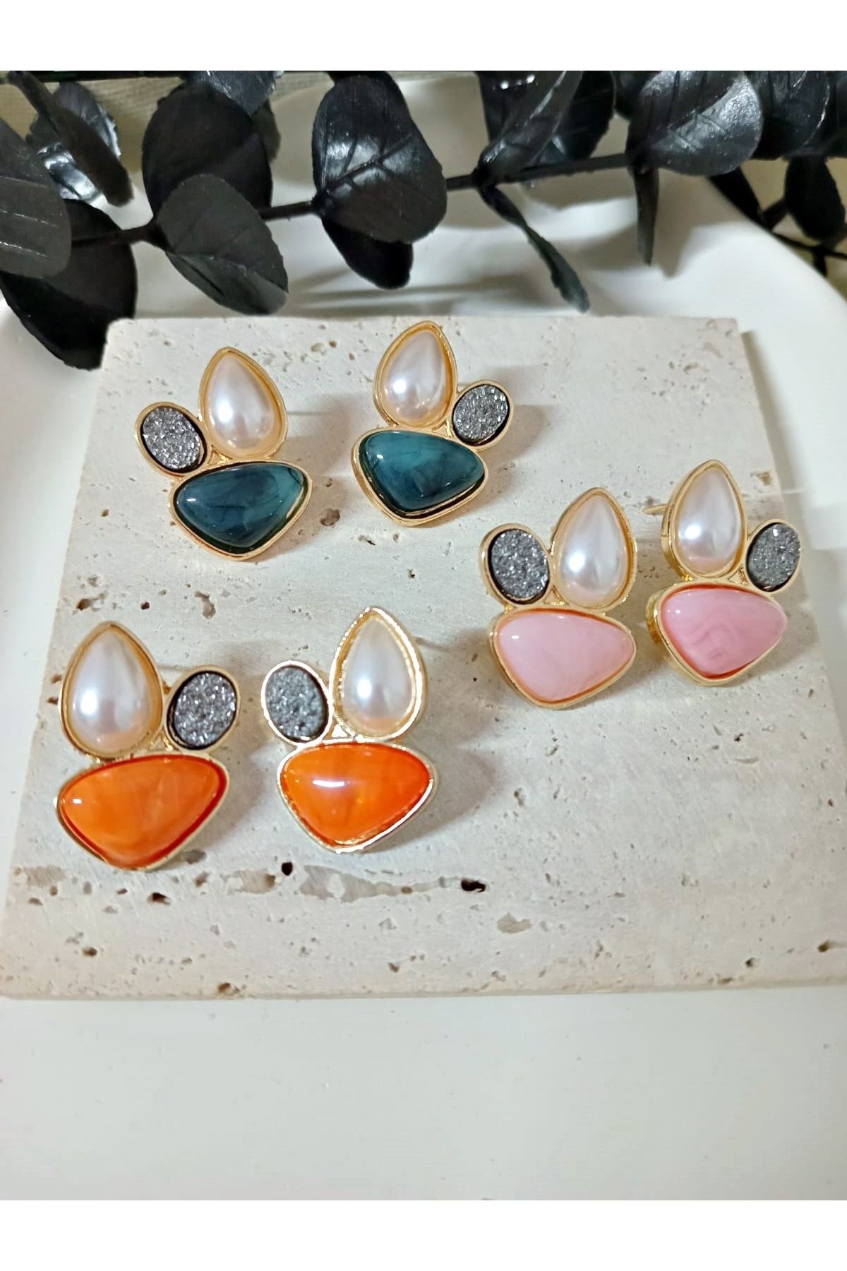 Gold Pembe Renkli İncili Zarif Kadın Küpe
