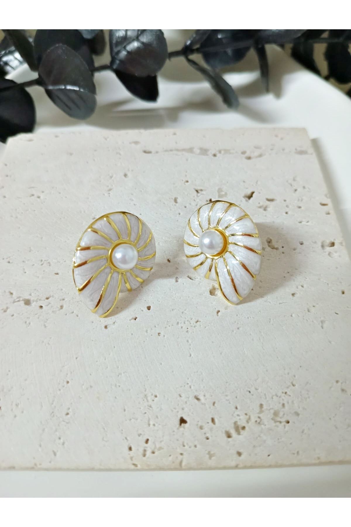 Çelik Deniz Kabuğu İncili Elegant Küpe