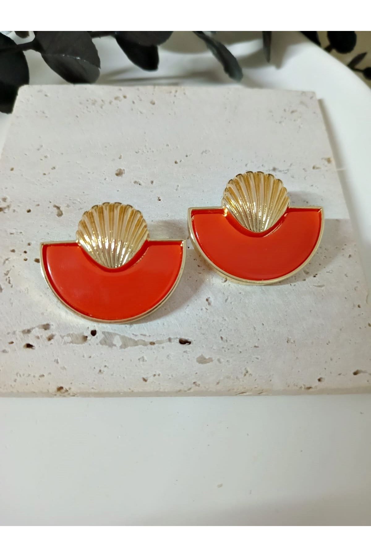 Gold Turuncu Midye Hafif Şık Kadın Küpe