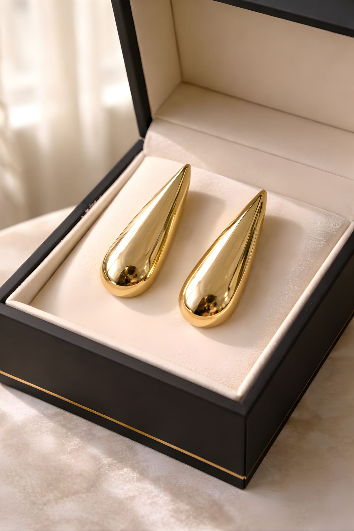Marka Model, Gold Uzun Damla Çok Hafif Küpe
