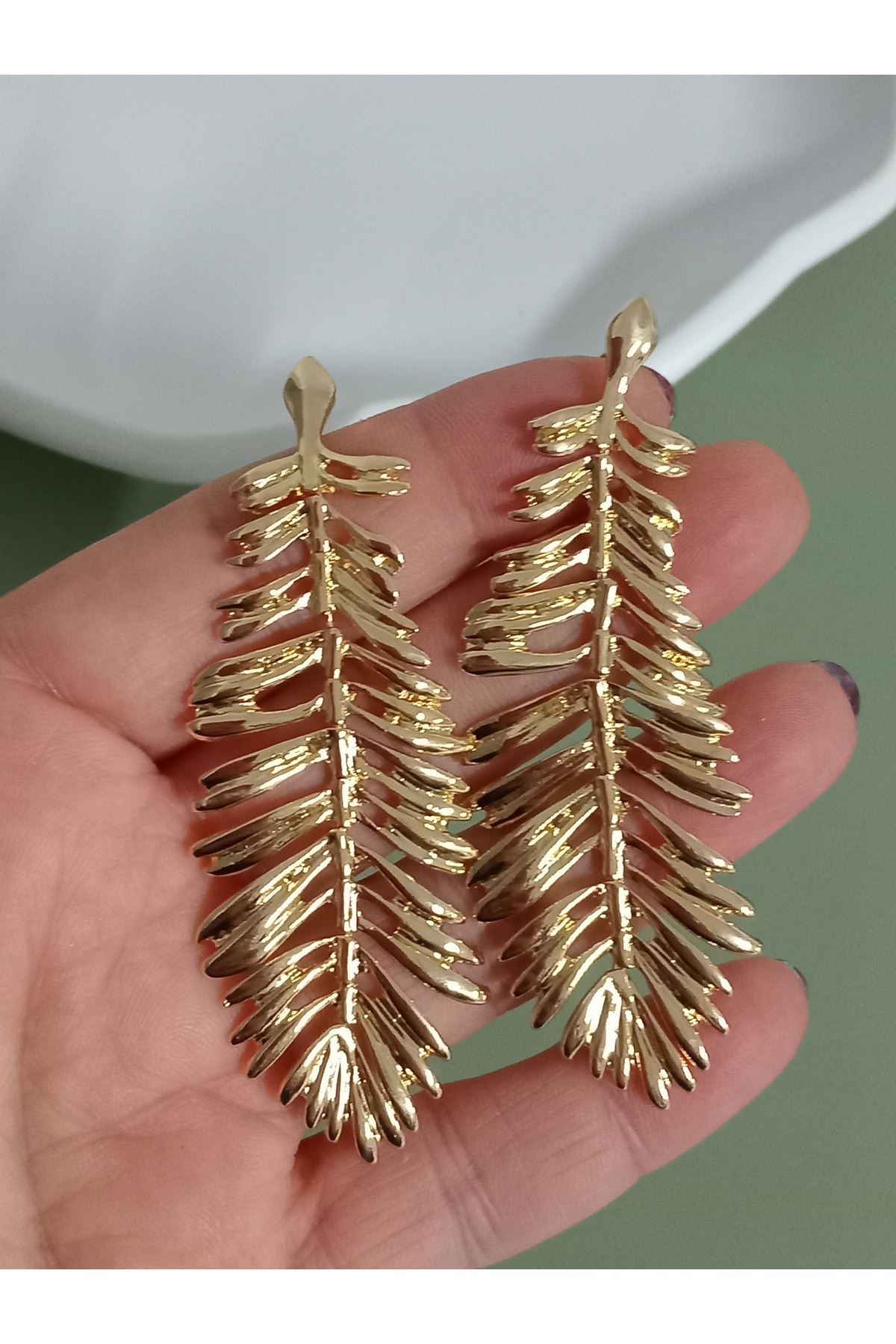 Marka Model, Gold Çelik Uzun Yaprak Hafif Kadın Küpe