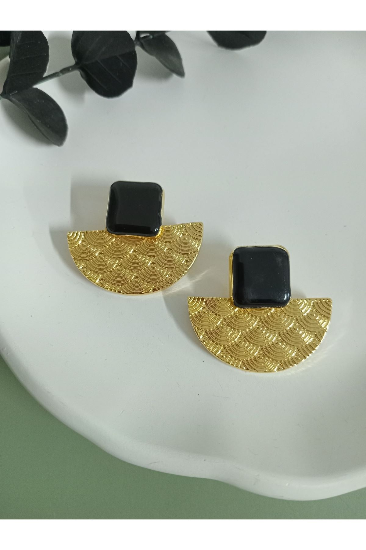 Siyah Gold Yelpaze Küpe