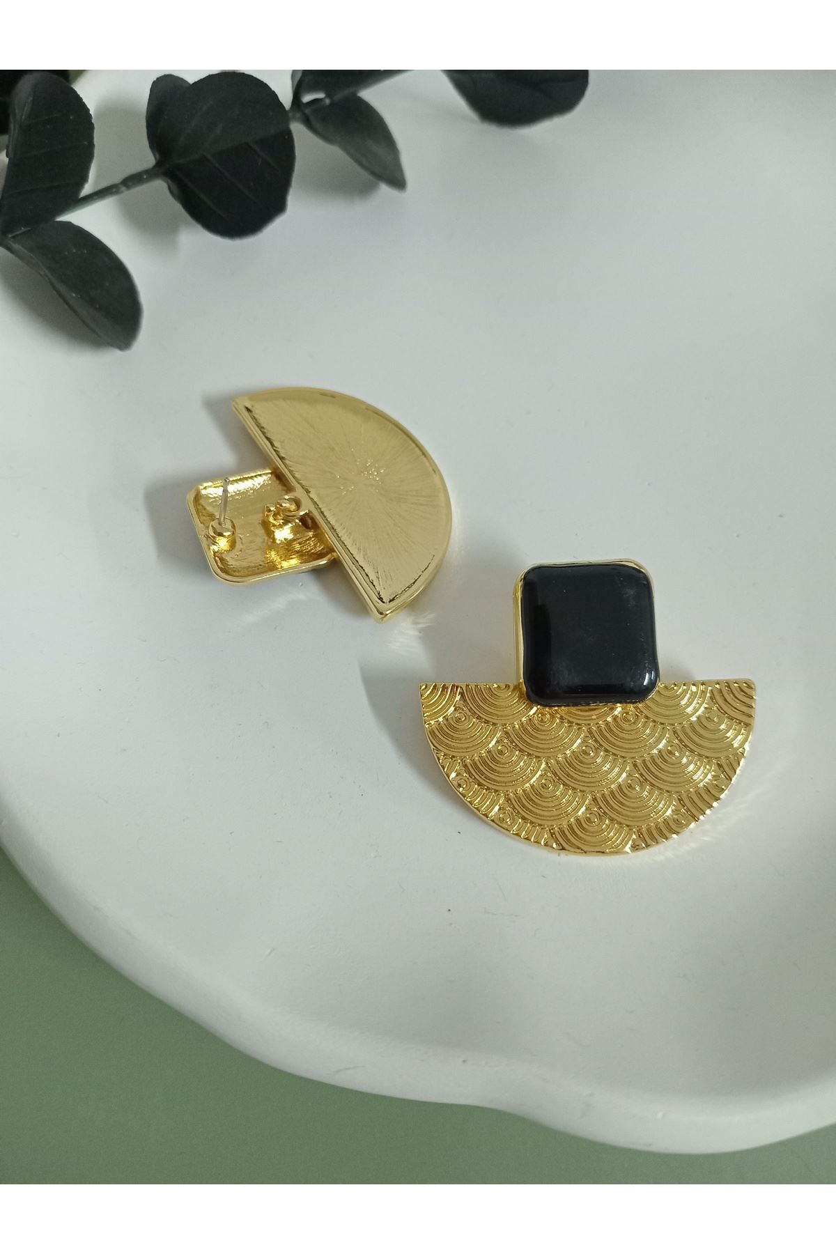 Siyah Gold Yelpaze Küpe