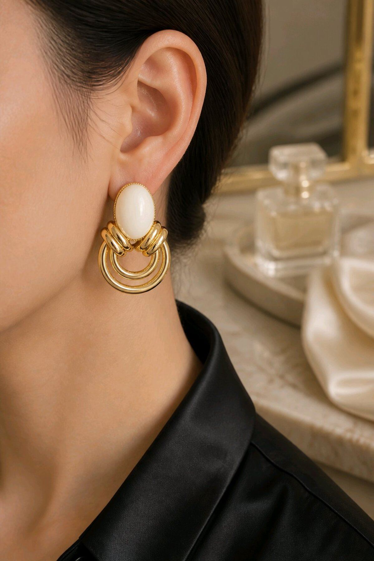 Marka Model, Beyaz Taşlı Hafif Gold Küpe