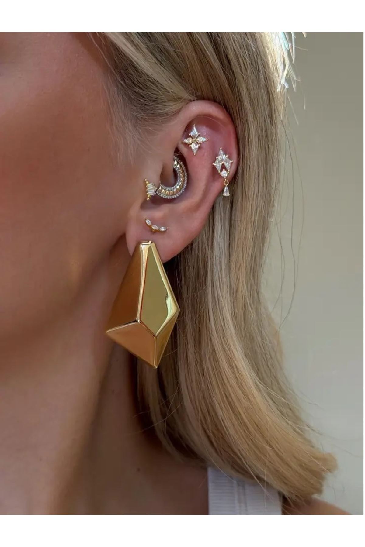 Marka Model, Gold Prizma Form Küpe