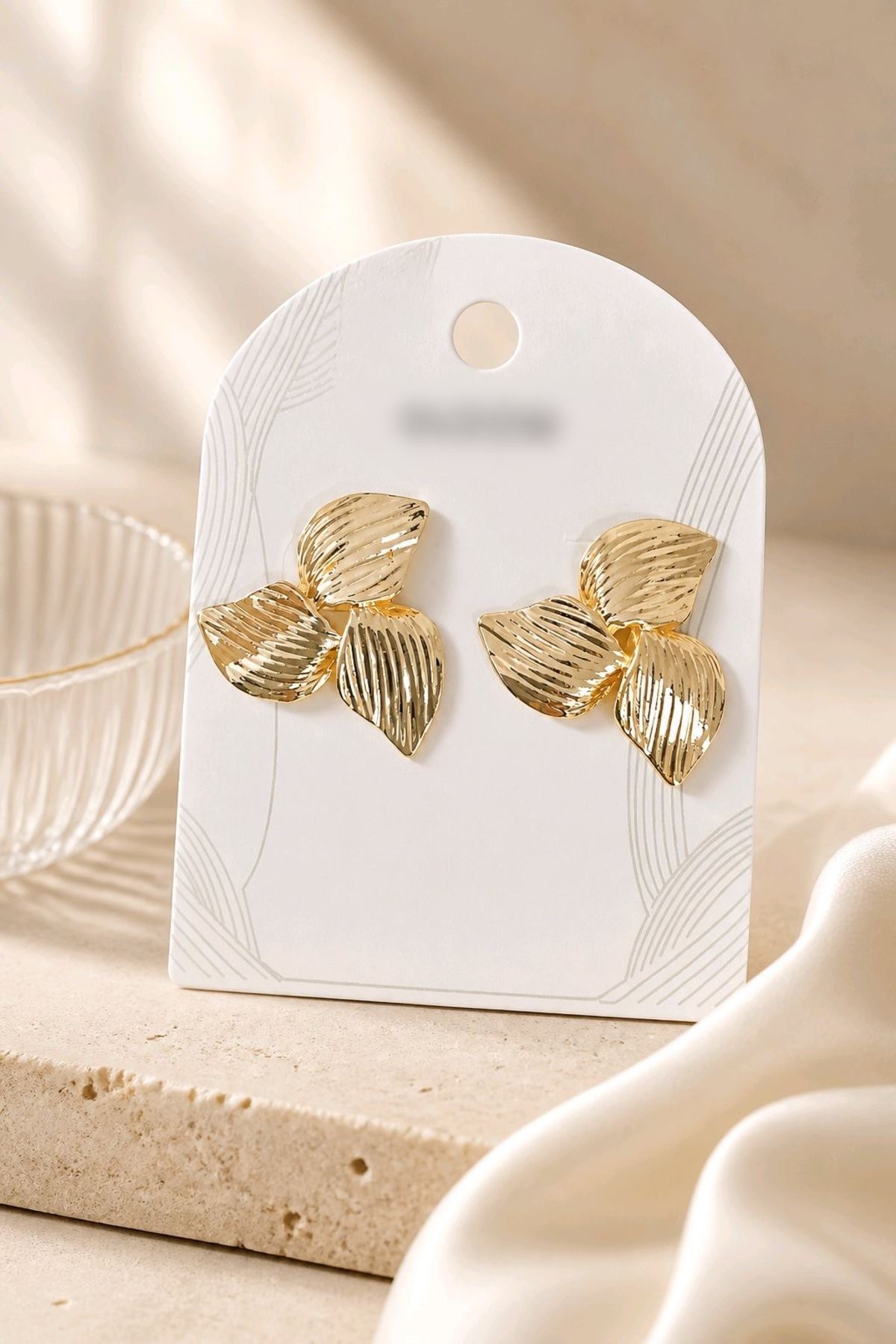 Gold Üç Yapraklı Küpe
