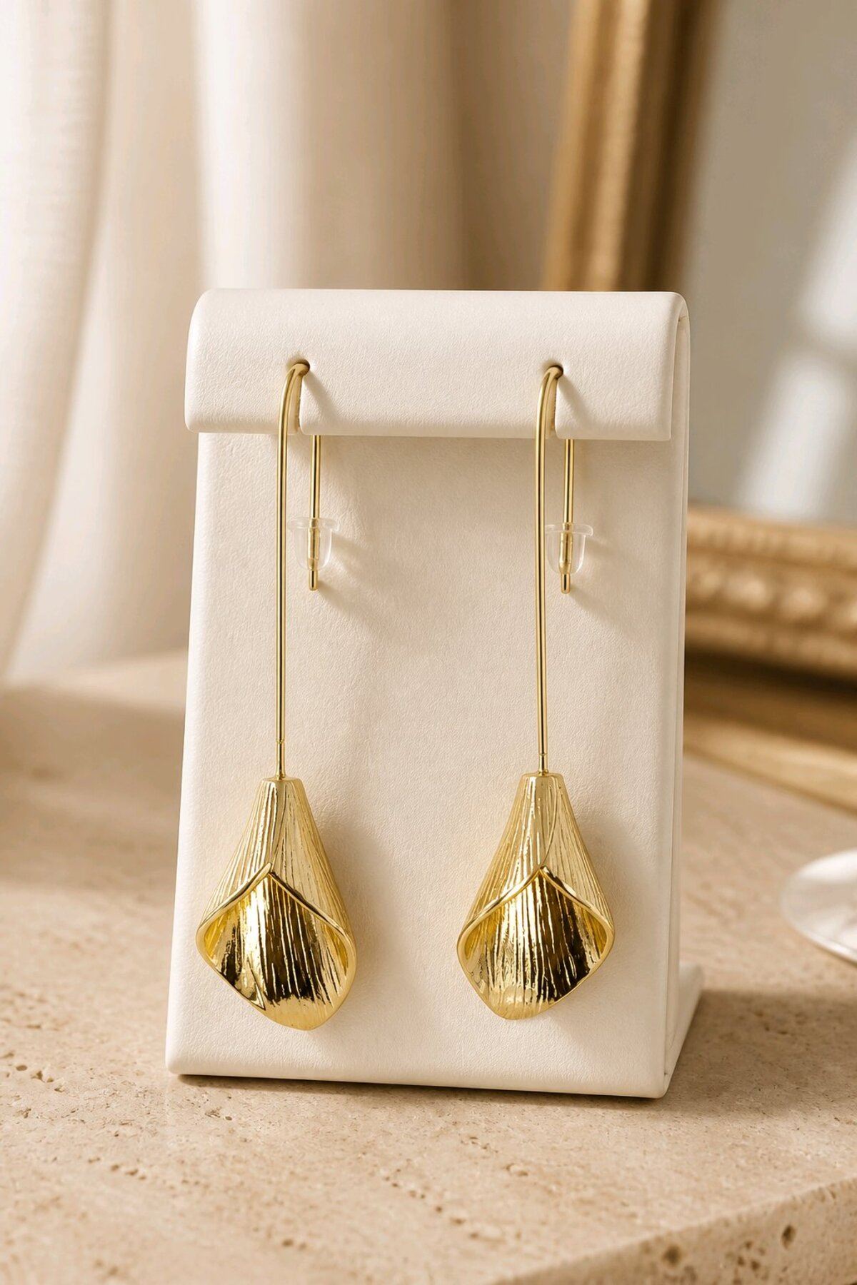 Gold Uzun Yaprak Küpe