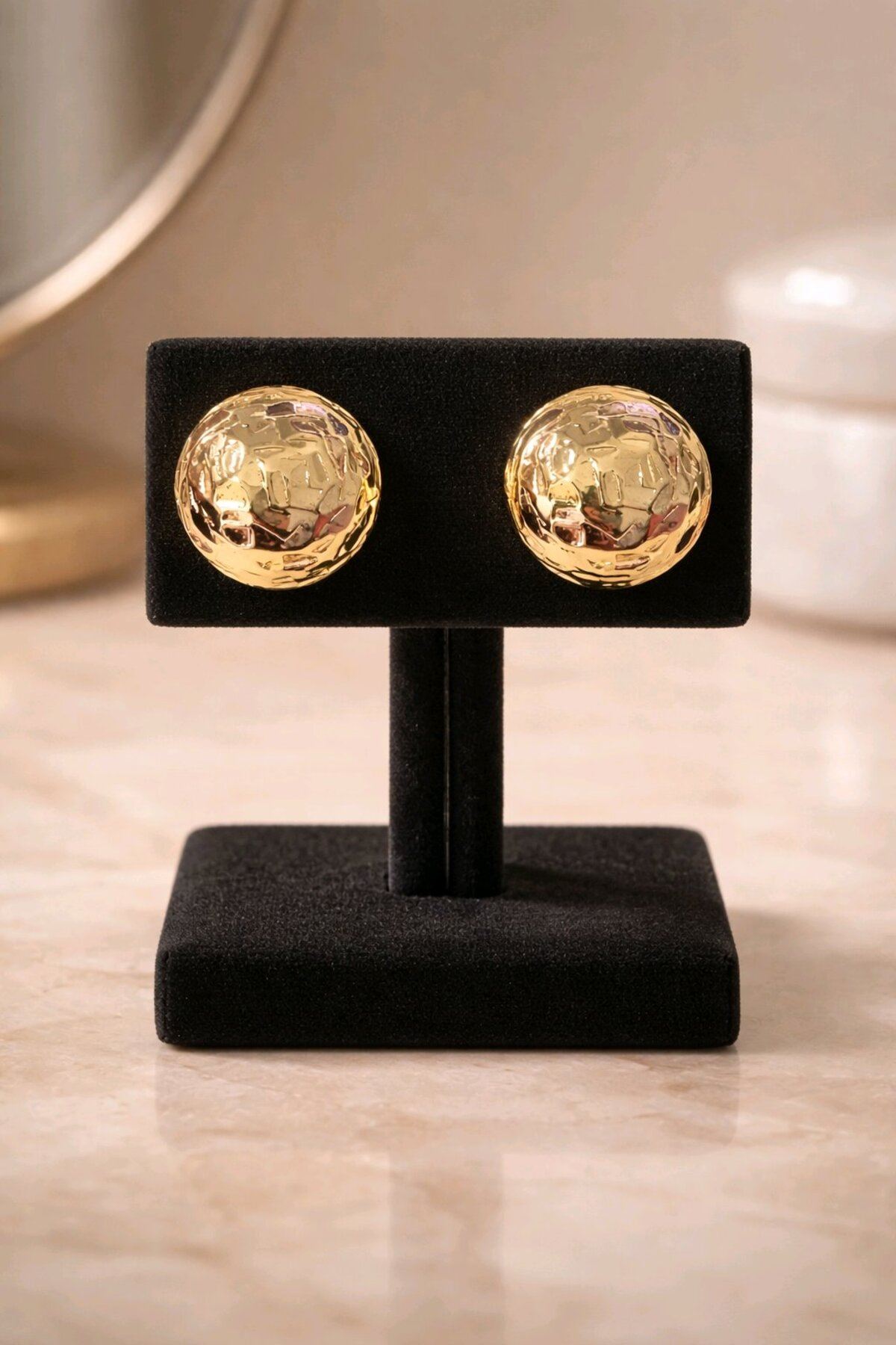 Gold Dalgalı Basic Top Küpe, Çapı:1,5cm, Çok Hafif