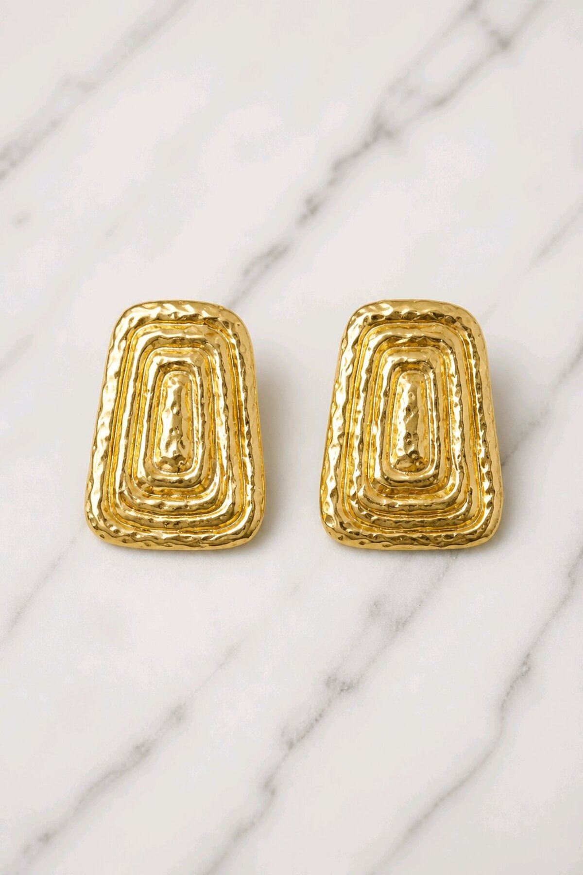 Gold Dokulu Dörtgen Küpe