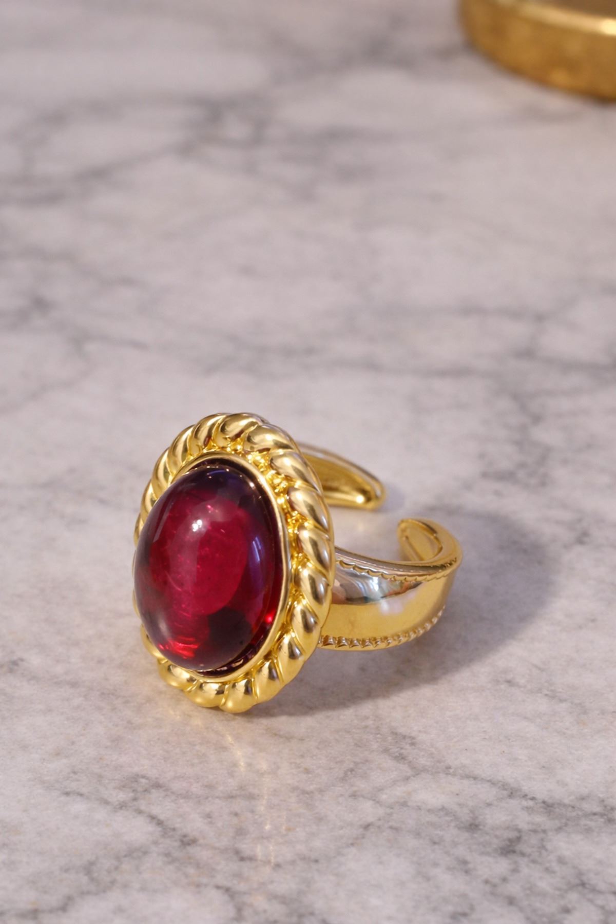 Çelik Gold Kırmızı Taşlı Oval Yüzük, Ayarlanabilir
