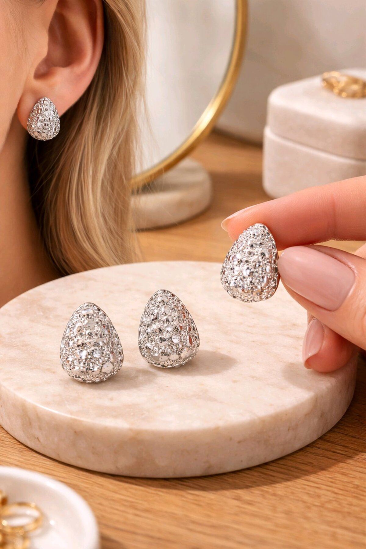 Gümüş Dalgalı Damla Küpe, Uzunluk 1,5cm