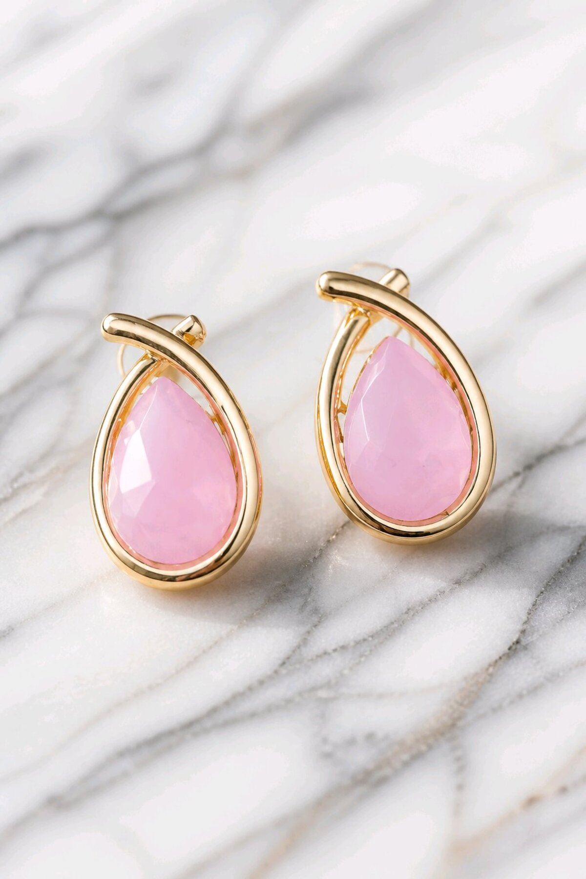 Pembe Taşlı Küpe