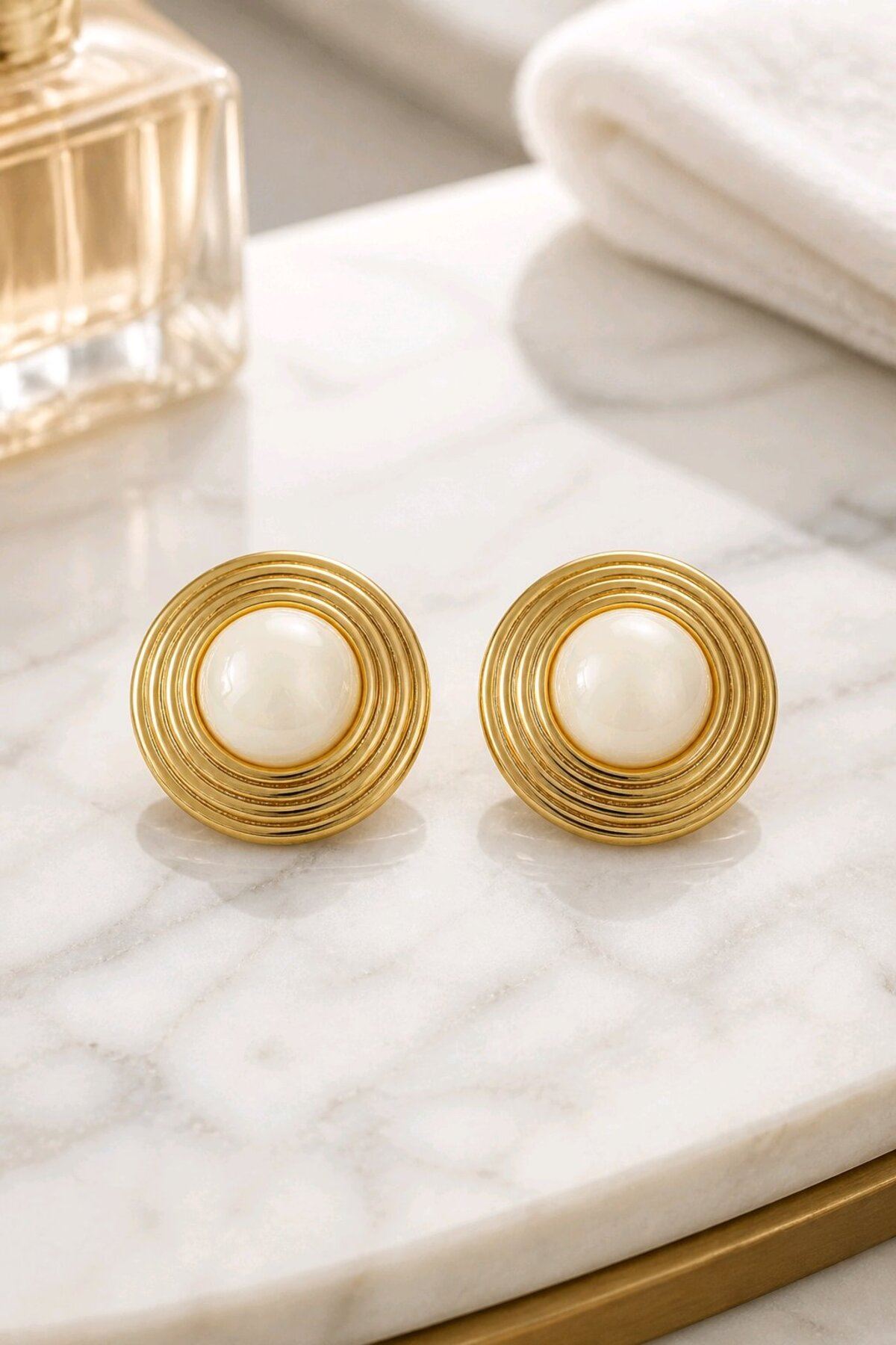 Gold Krem Taşlı Yuvarlak Basic Küpe