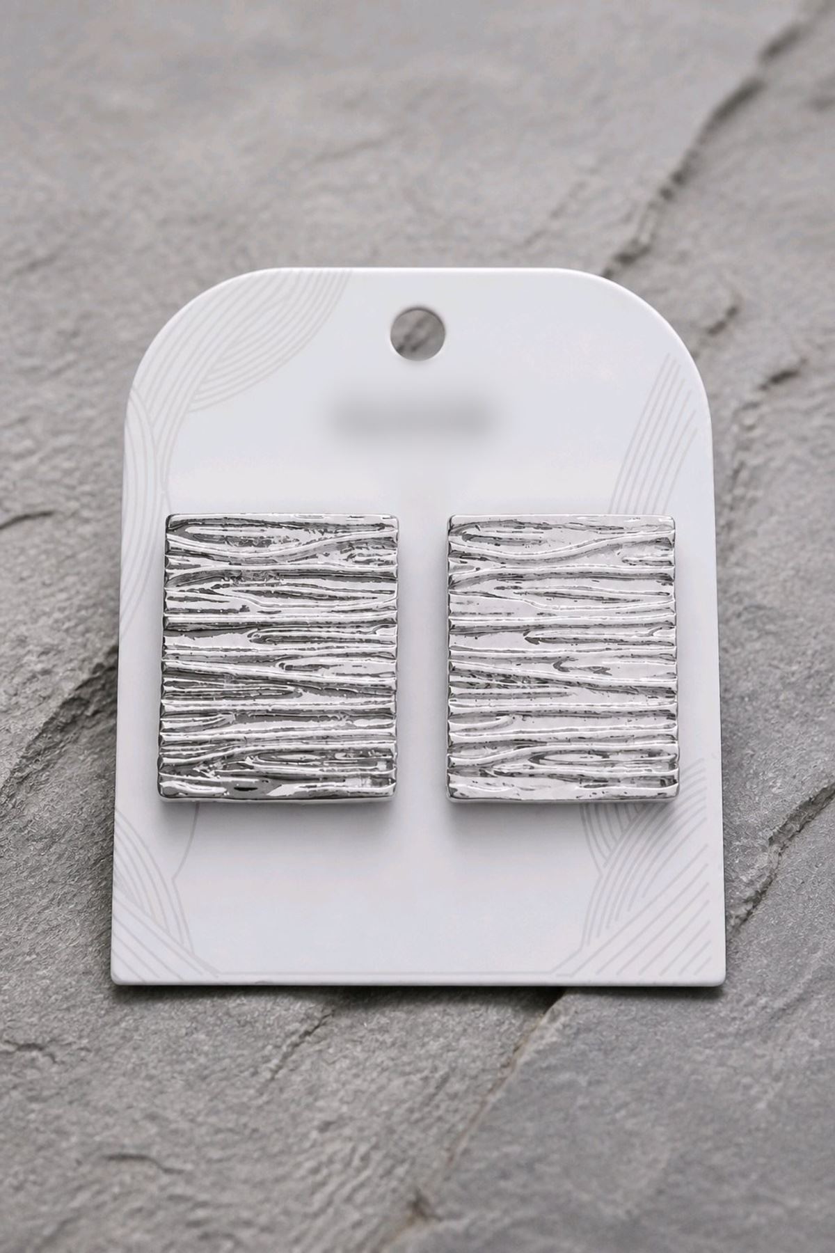 Gümüş Dokulu Yüzey Dörtgen Basic Küpe, Uzunluk:3cm