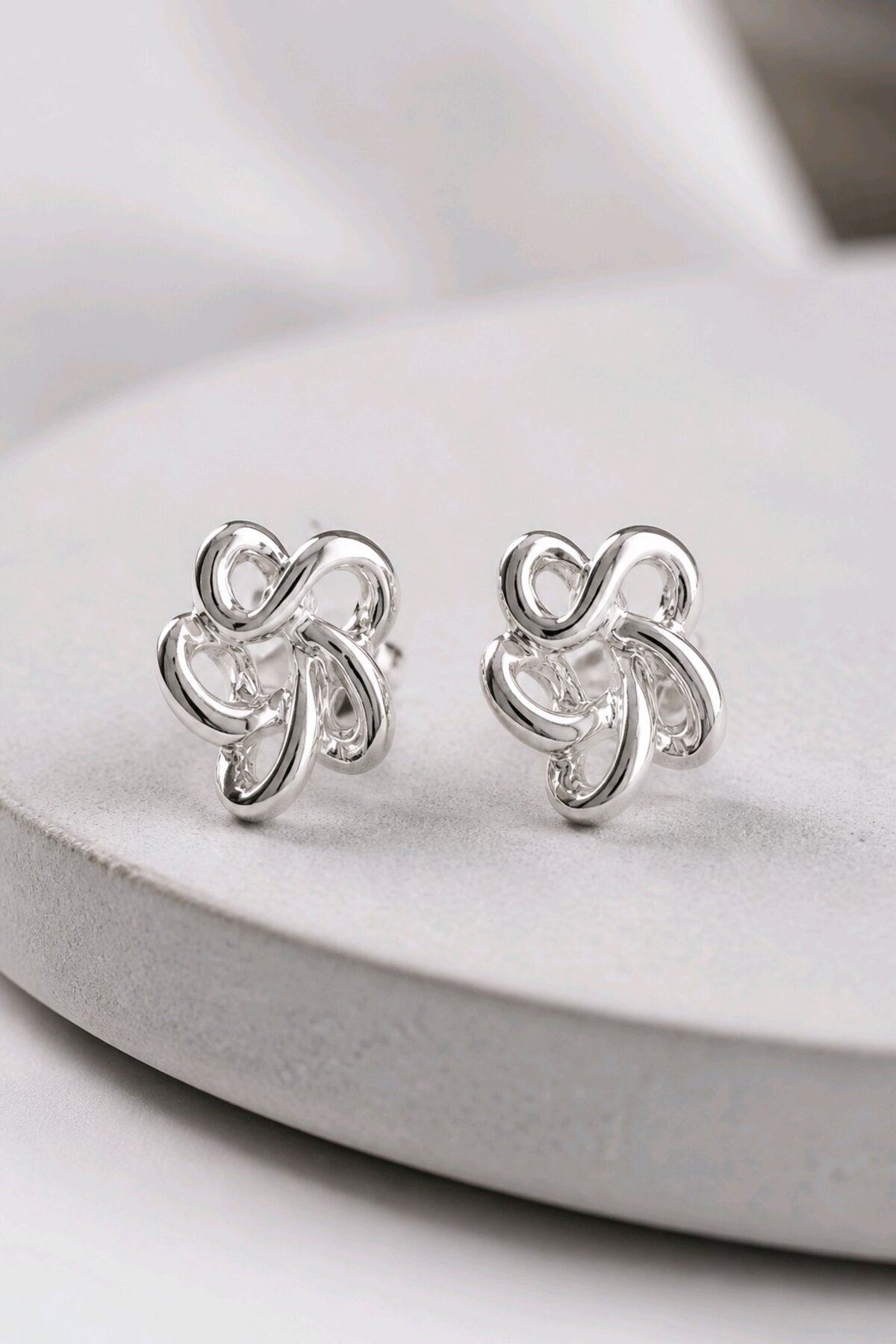 Gümüş Sarmaşık Küçük Küpe, Çap:1,5cm