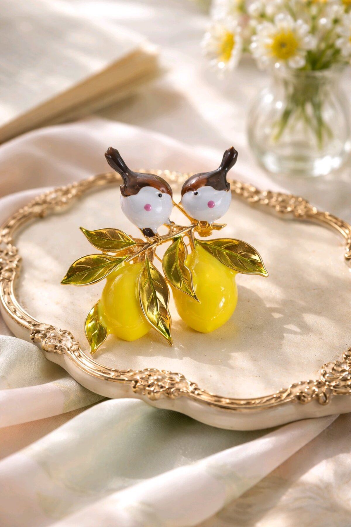 Limon Dalındaki Kuşlar Broş