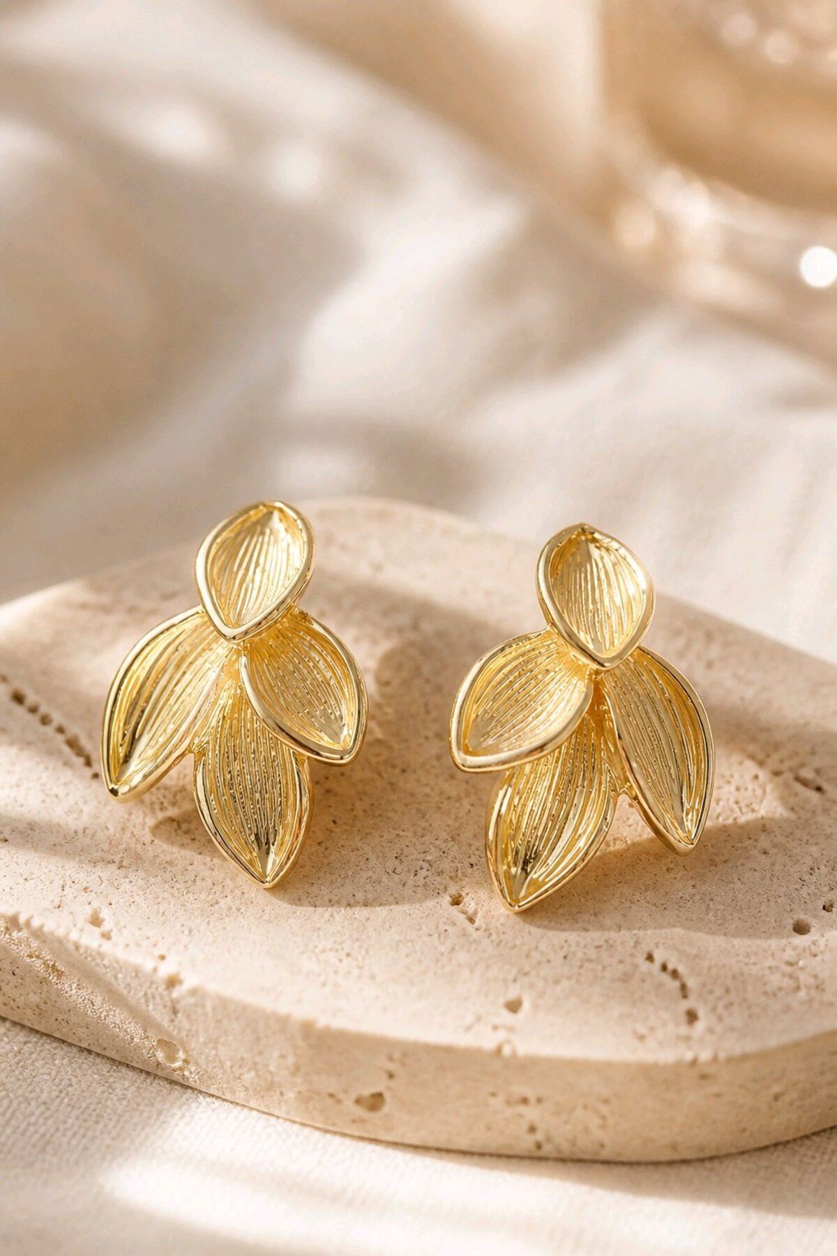 Gold Yapraklar Küpe