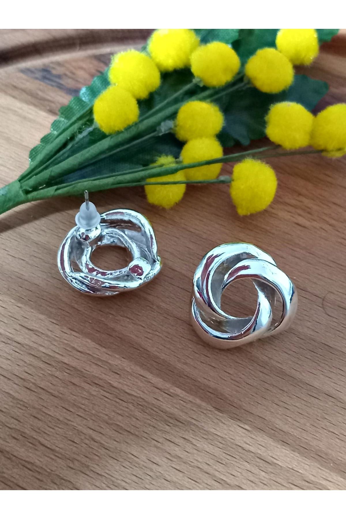 Gümüş Modern Tasarım Kadın Küpe