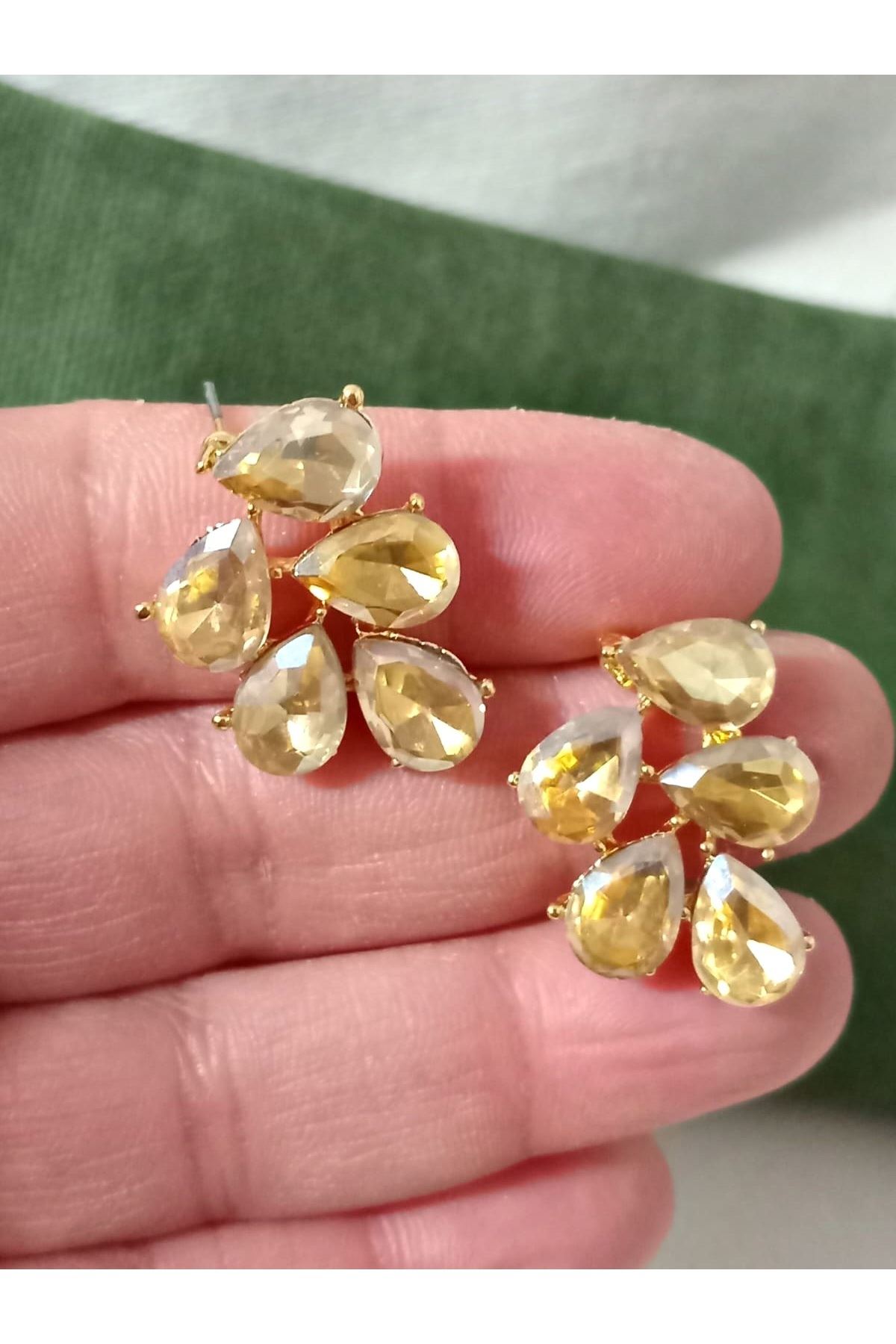Bal Köpüğü Gold Kristal Taşlı Yaprak Küpe