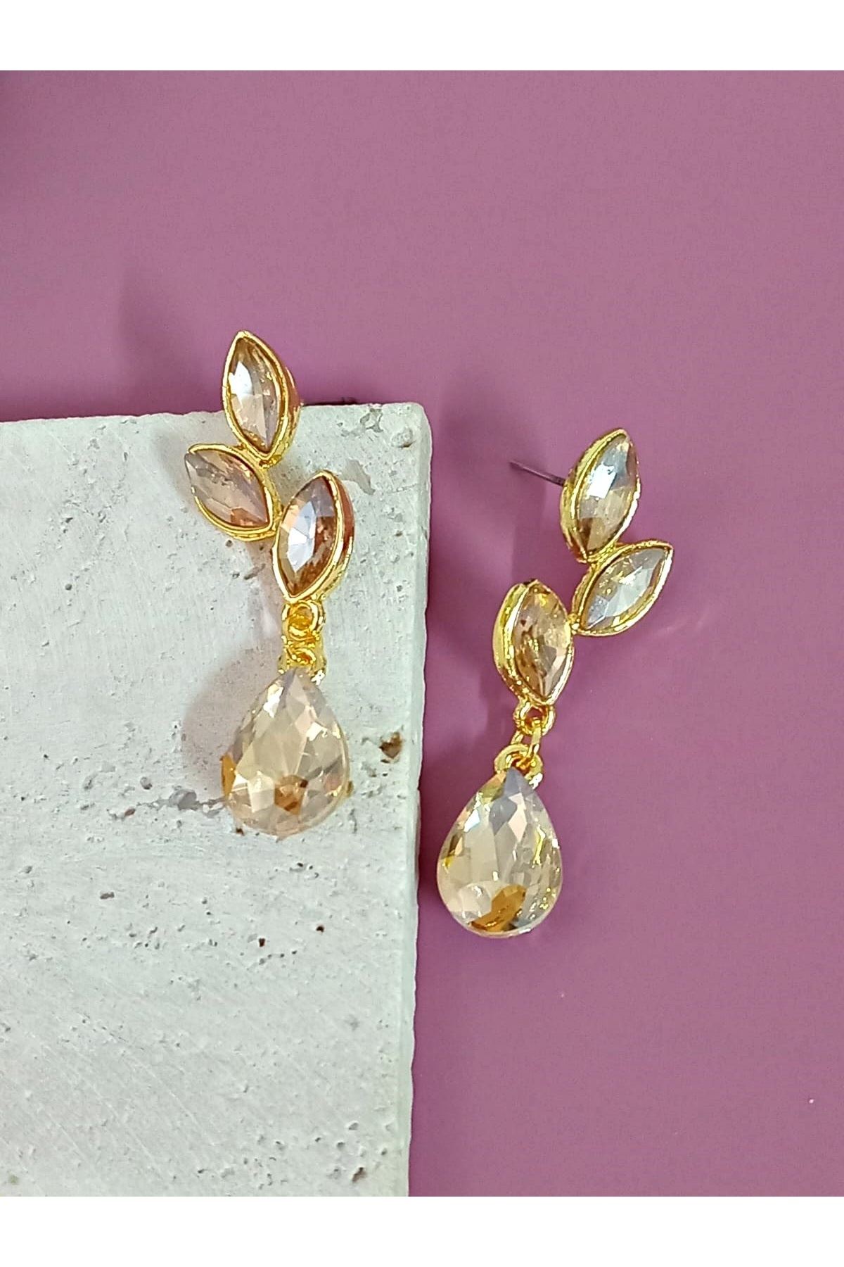 Bal Rengi Gold Kristal Taşlı Yaprak Küpe
