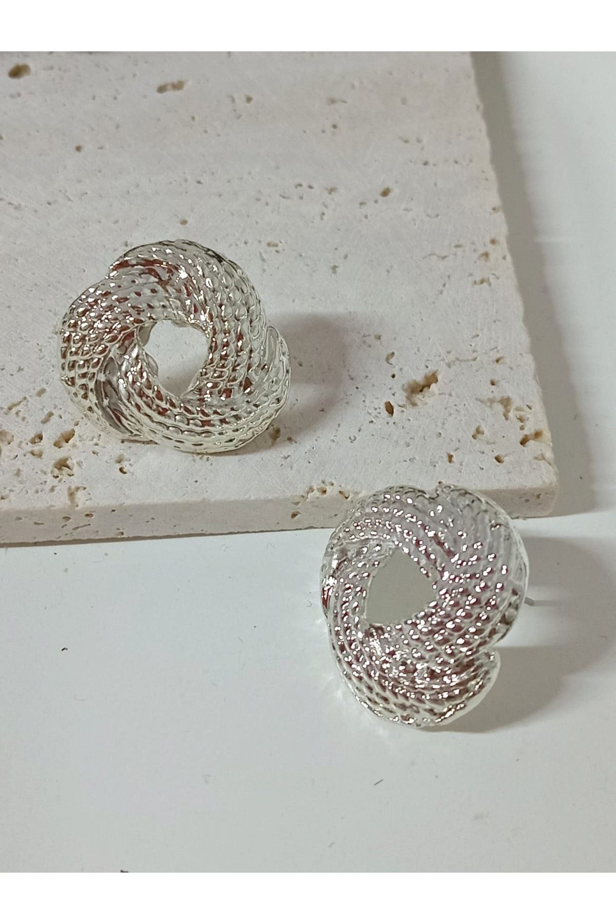 Gümüş Vintage Sarmal Kadın Küpe
