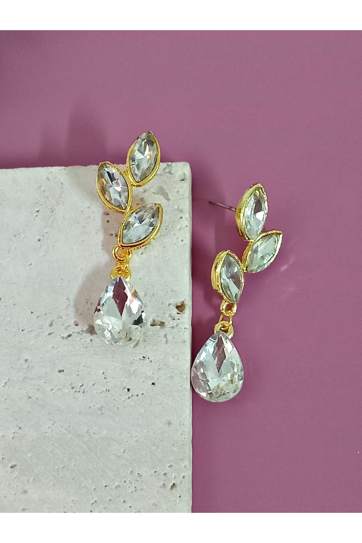 Gold Kristal Taşlı Beyaz Yaprak Kadın Küpe