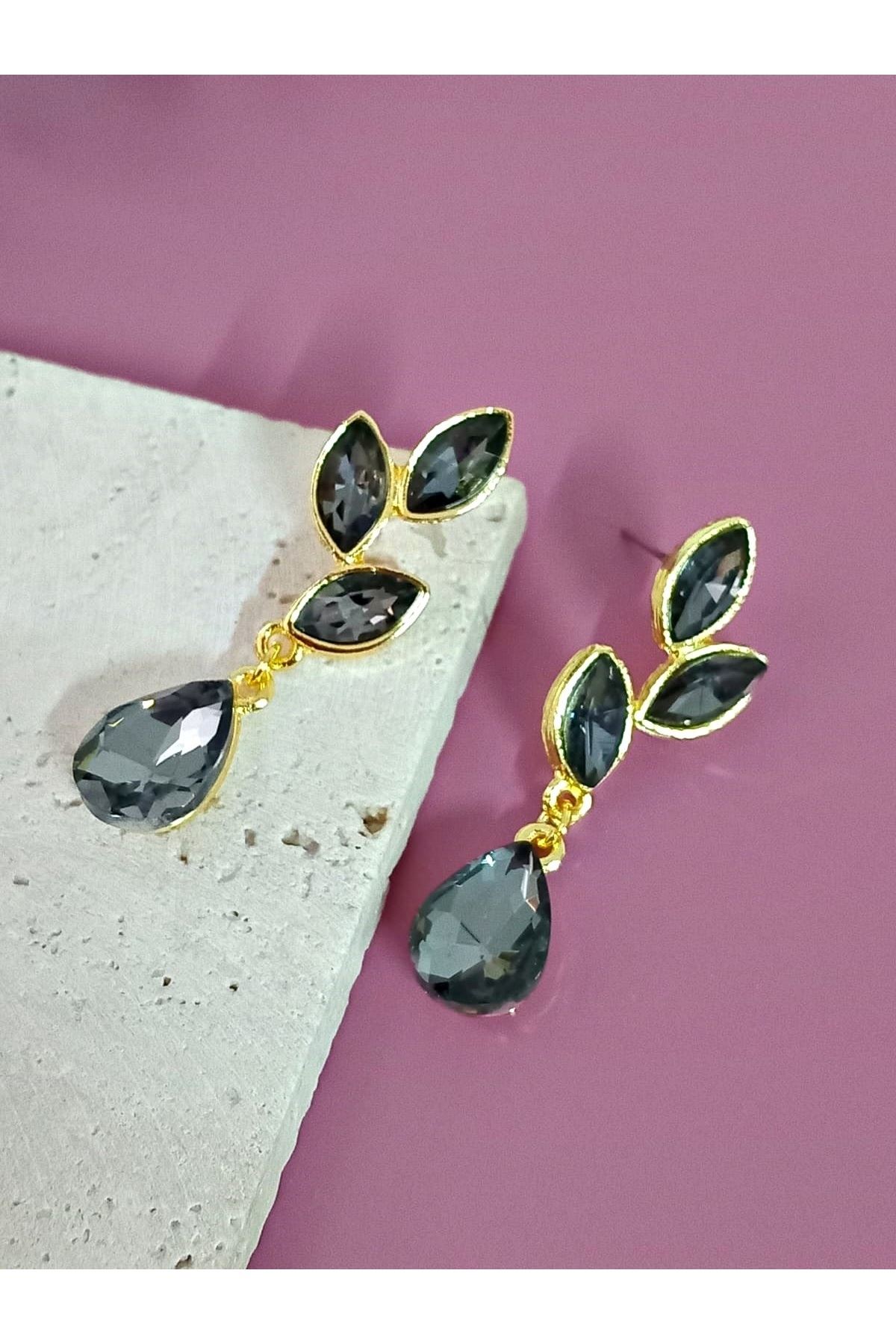 Antrasit Gold Kristal Taşlı Yaprak Küpe
