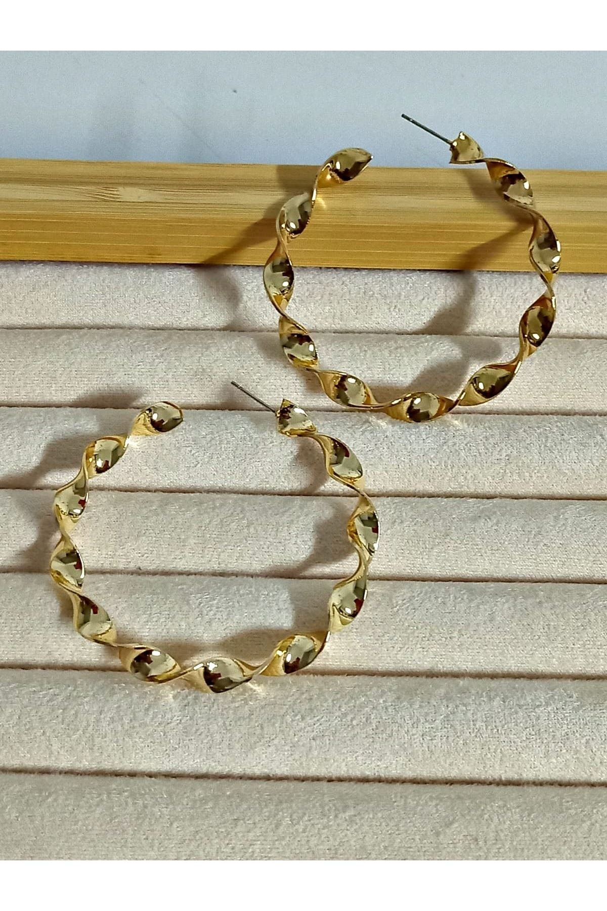 Gold Burgulu 6cm Büyük Halka Kadın Küpe
