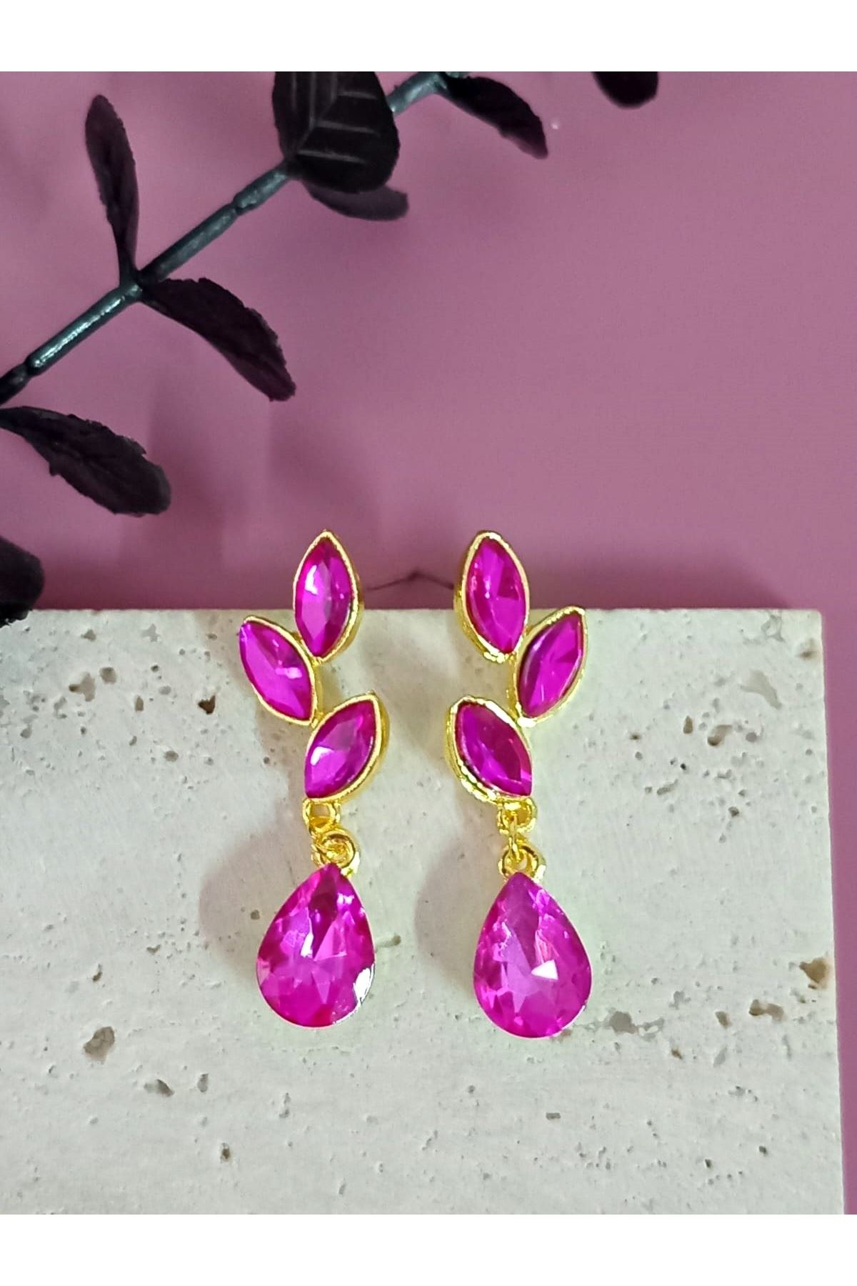 Pembe Gold Kristal Taşlı Yaprak Küpe
