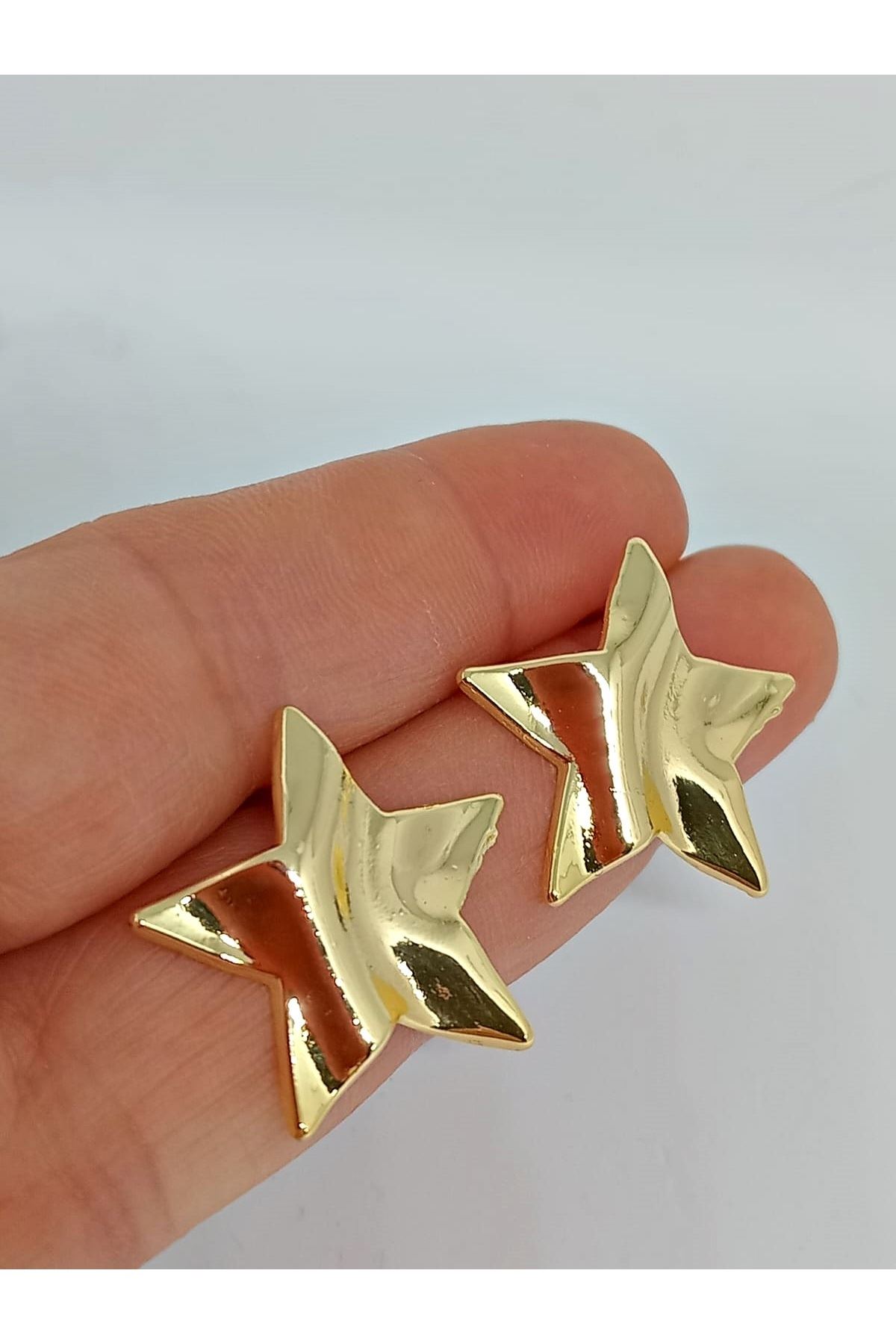 Gold Yıldız Dalagalı  Plaka Küpe