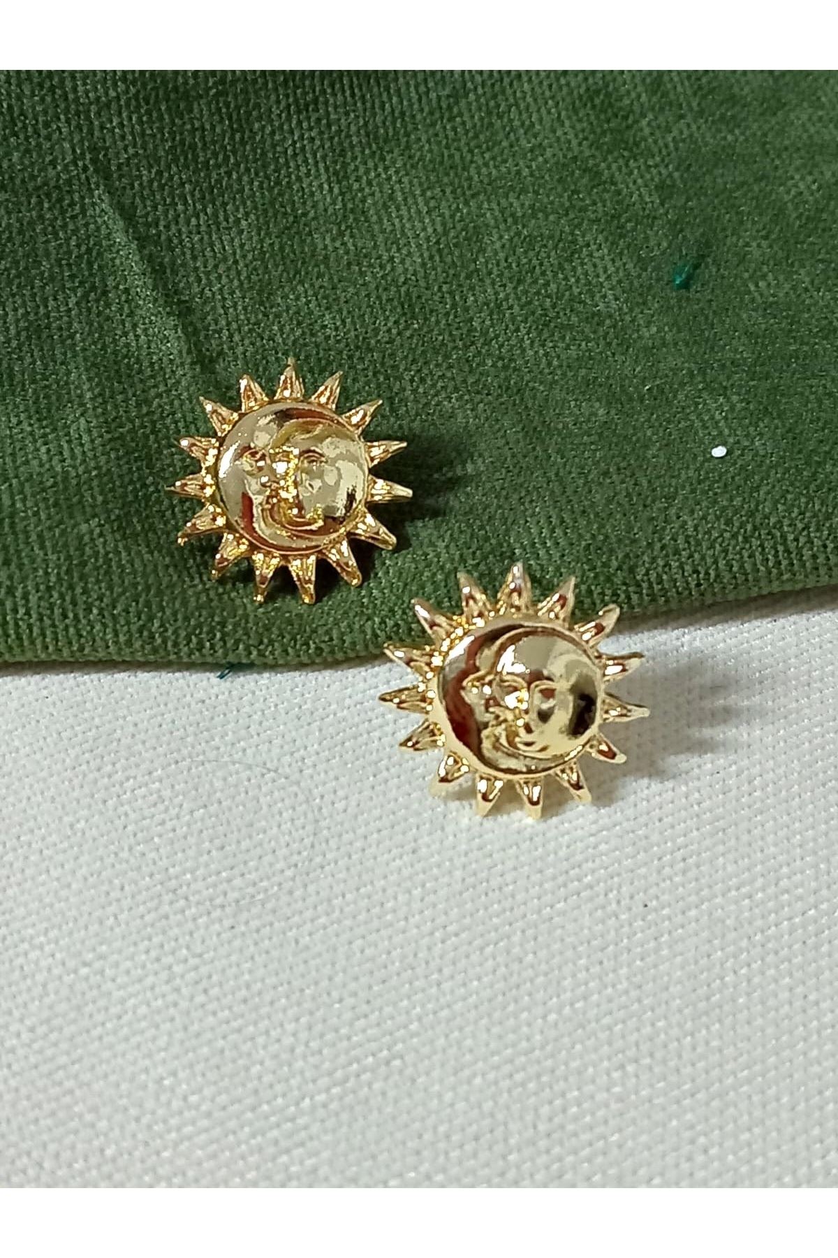 Gold Güneş Şekilli  Kadın Küpe