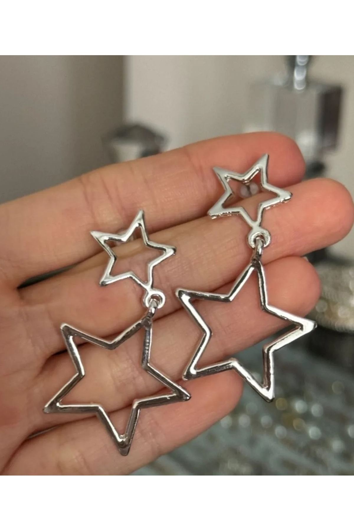 Gümüş Çift Yıldız Temalı Sallantılı Kadın Küpe