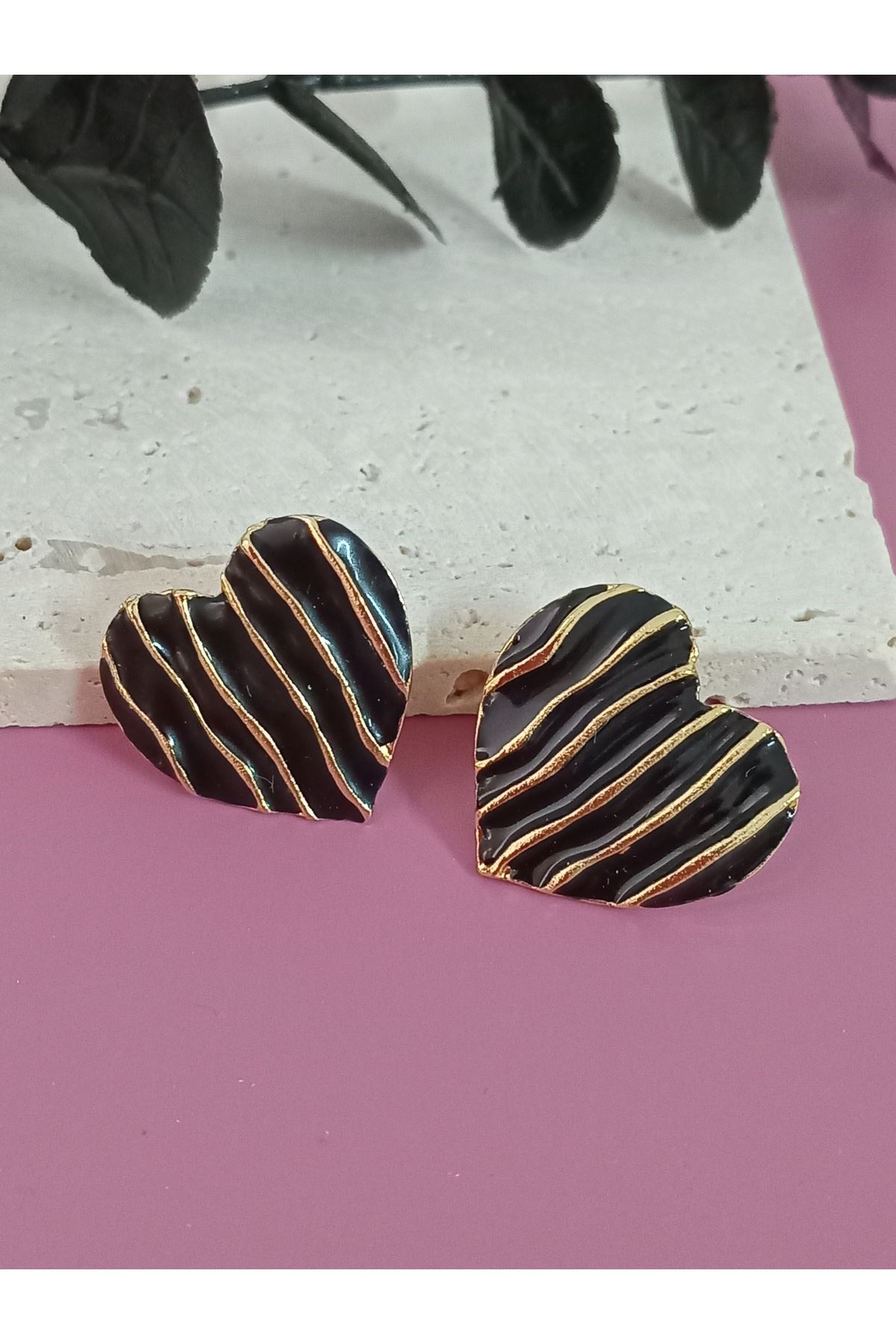 Gold Mineli Kalp Şekilli  Tasarım Düğme Kadın Küpe