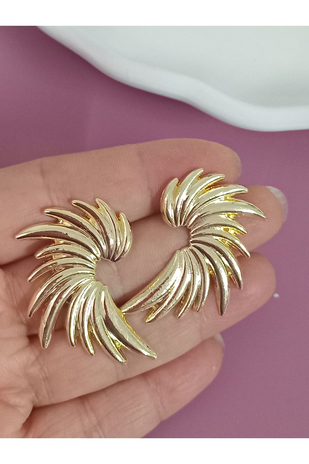 Gold Kanat Kadın Küpe (4cm)