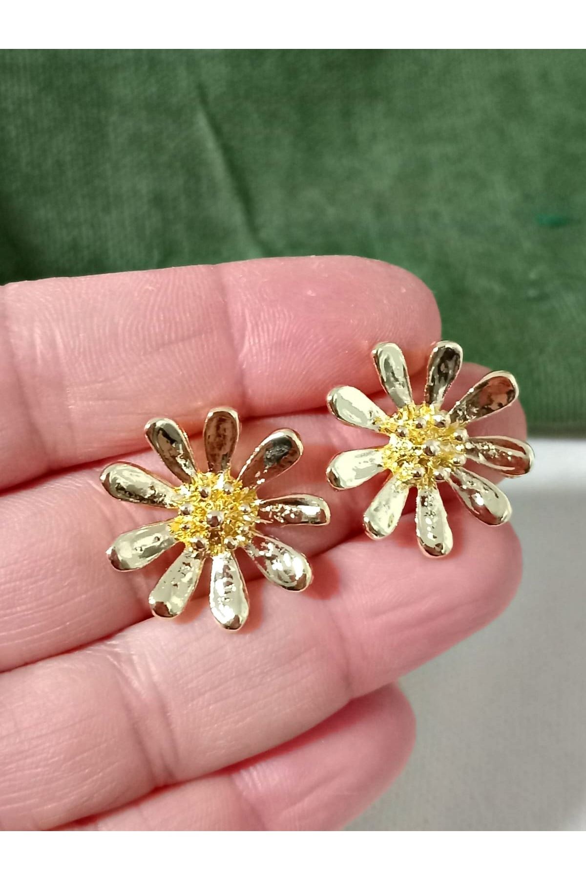 Gold Çiçek Papatya Küpe
