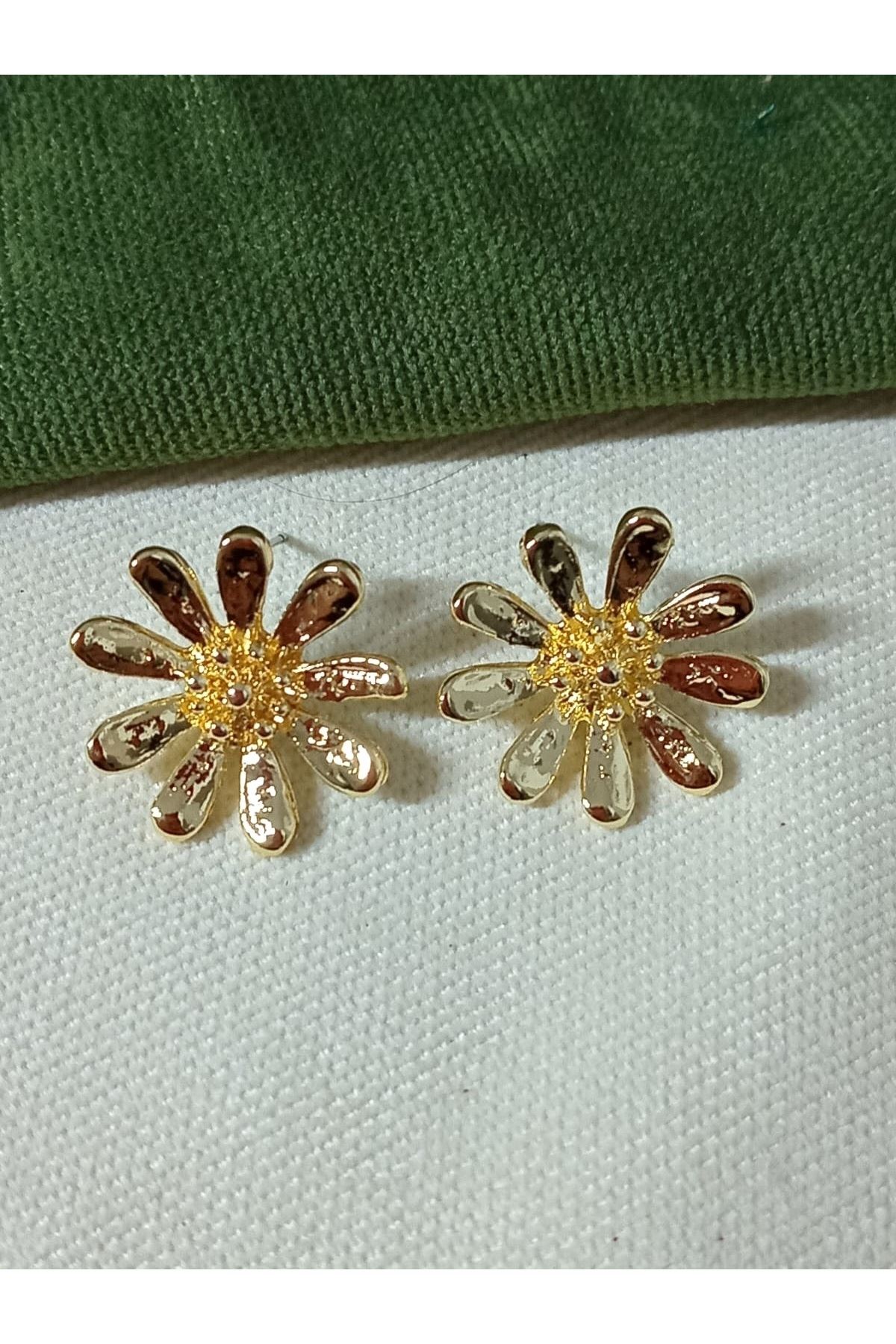 Gold Çiçek Papatya Küpe