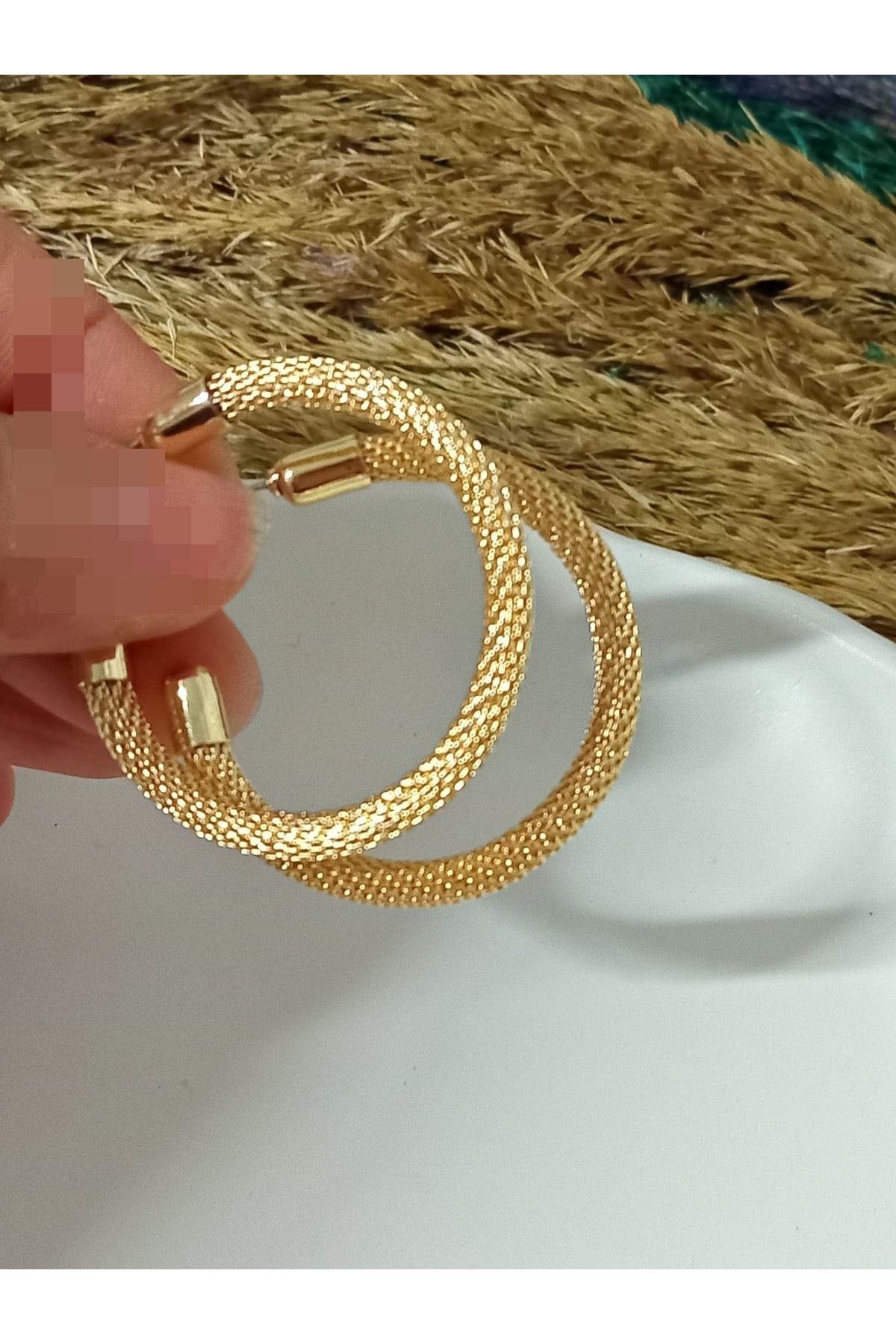 Gold Halka Marka Orta Boy Kadın Küpe