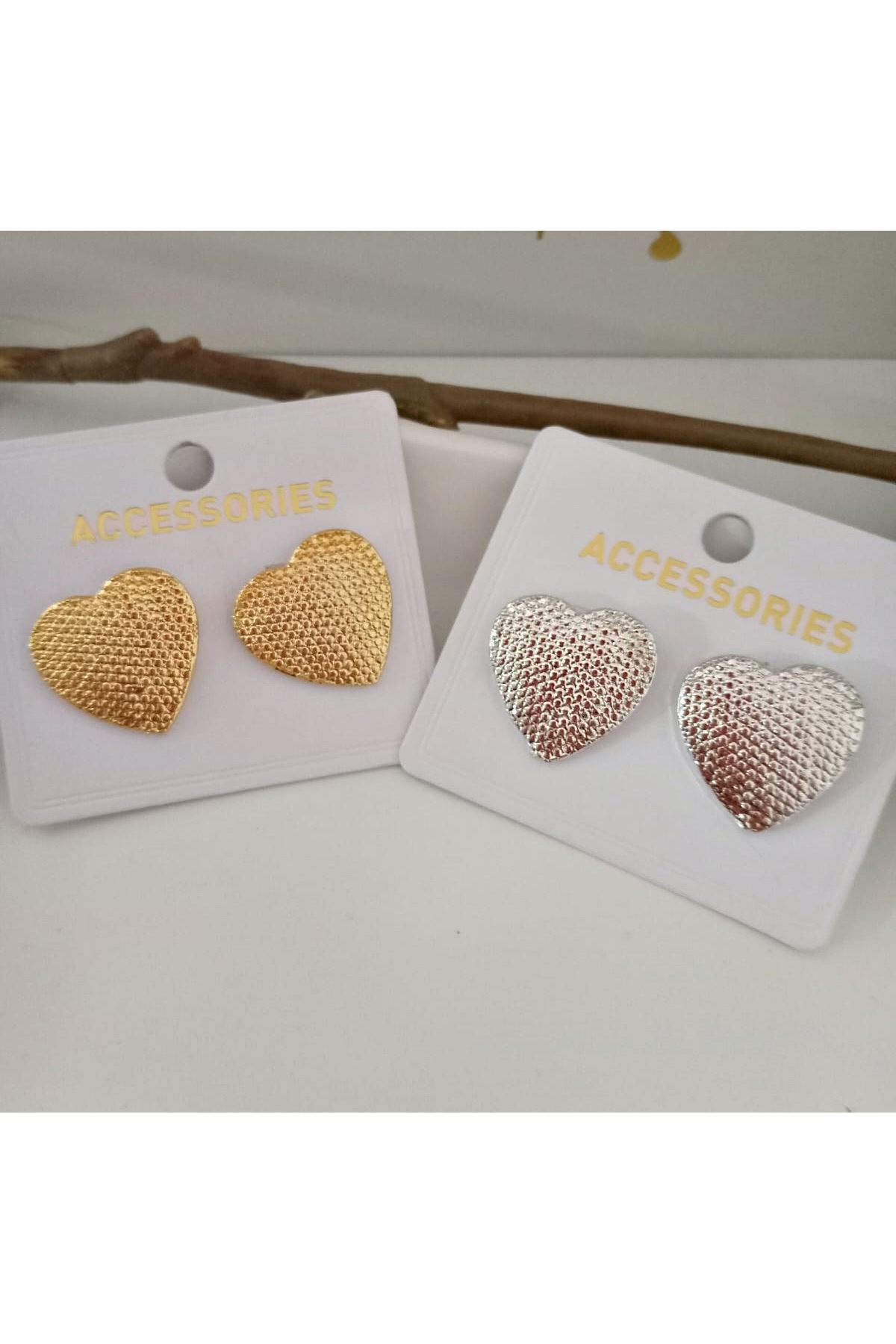 Gold Kalp Model Dokulu Kadın Küpe
