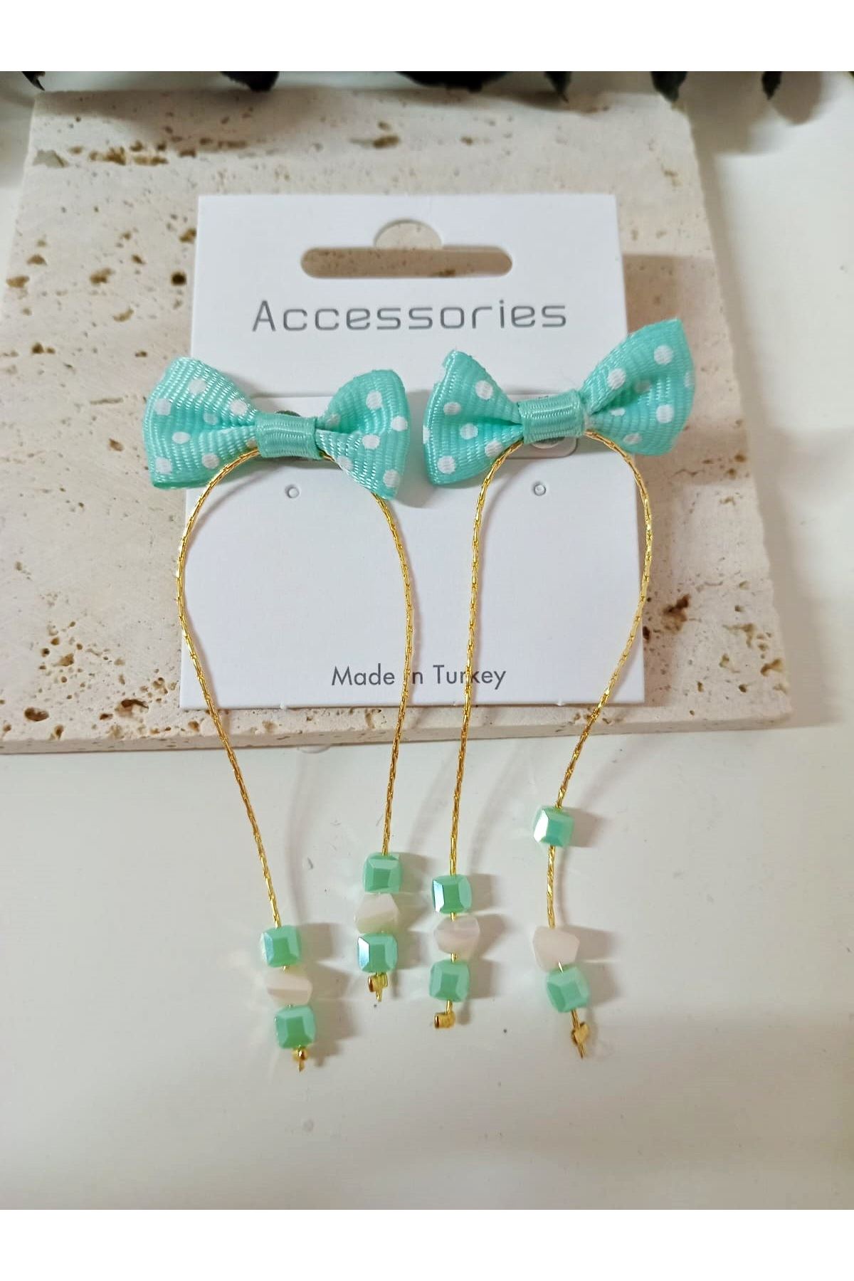 Mint Yeşili Puantiyeli Fiyonk Sallantılı Kadın Küpe