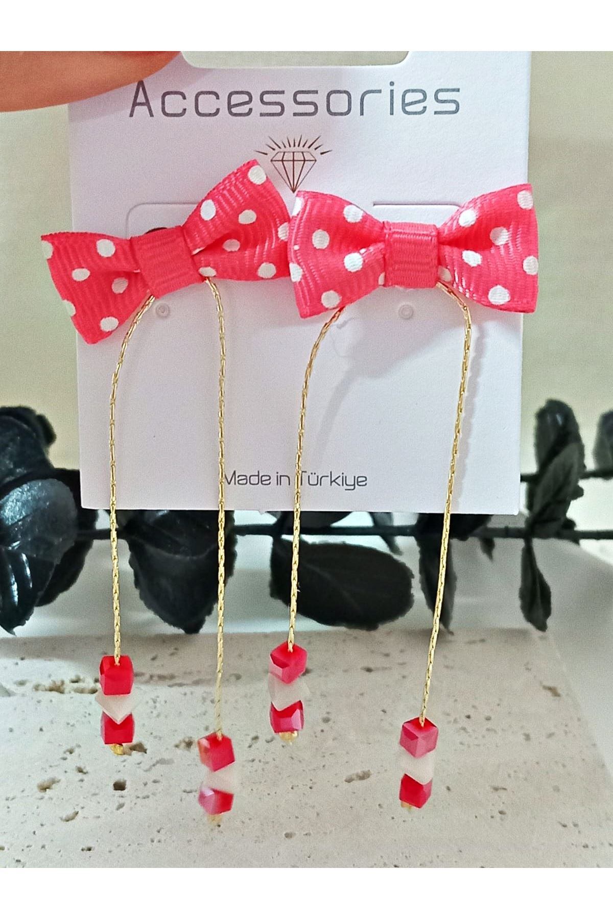 Pembe Puantiyeli Fiyonk  Sallantılı Kadın Küpe