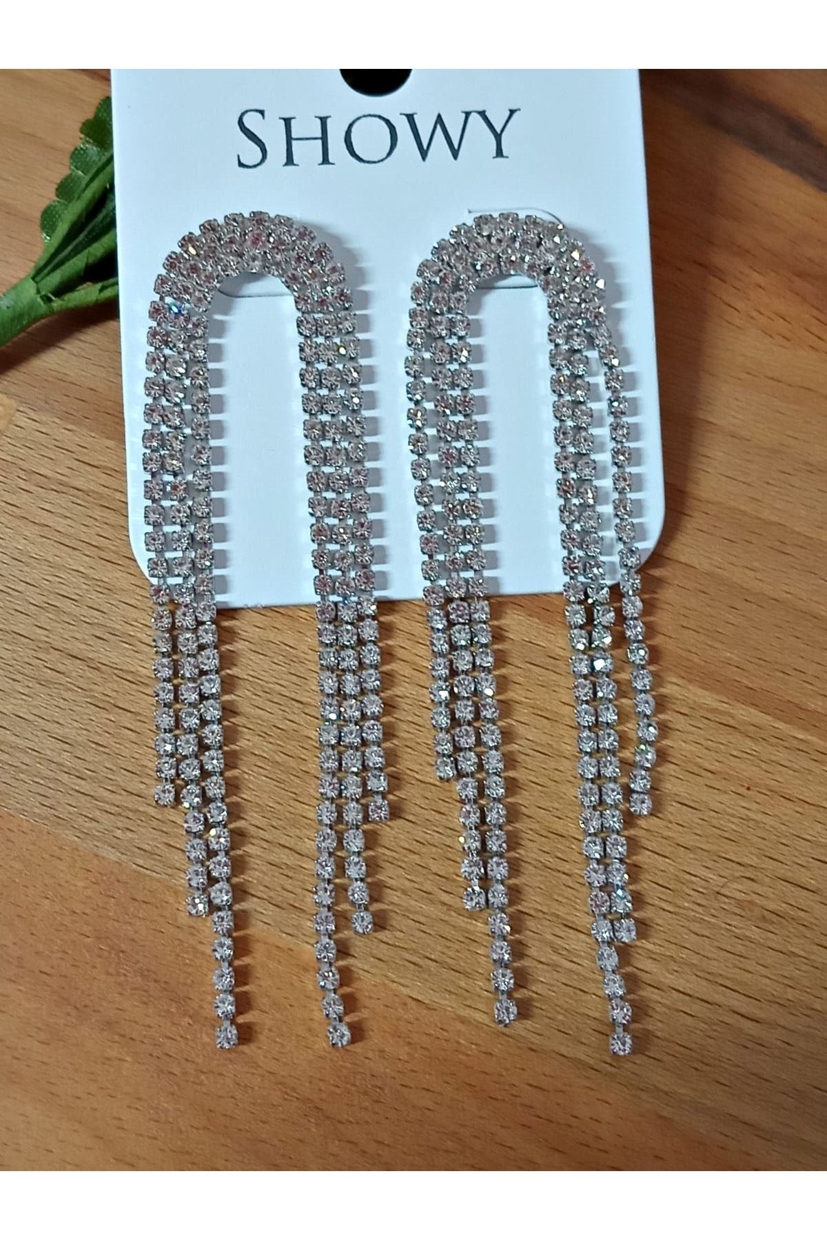 Kristal Taşlı Sallantılı Uzun Kadın Abiye Küpe
