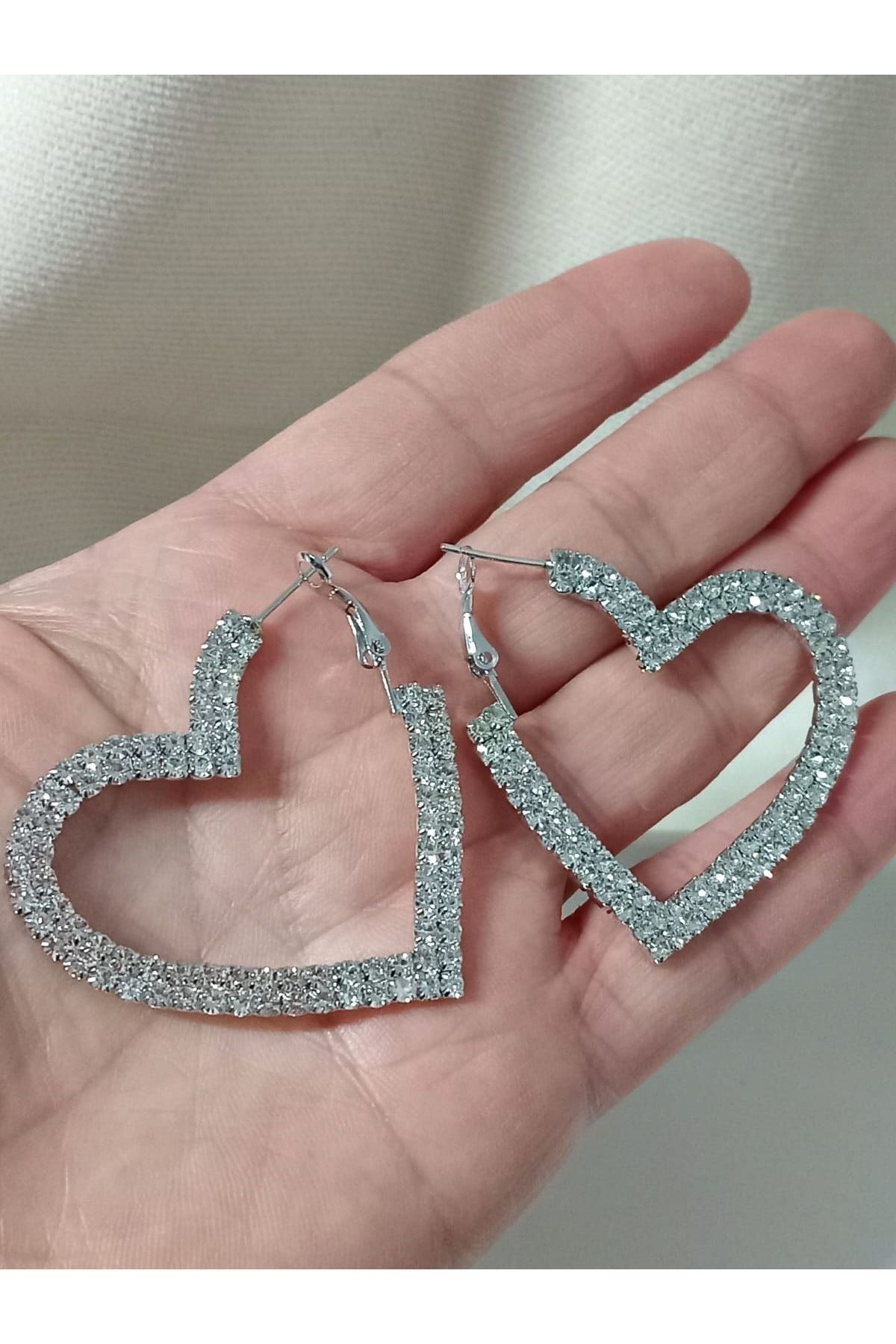 Gümüş Kristal Taşlı Büyük Kalp Kadın Abiye Küpe,suyolu