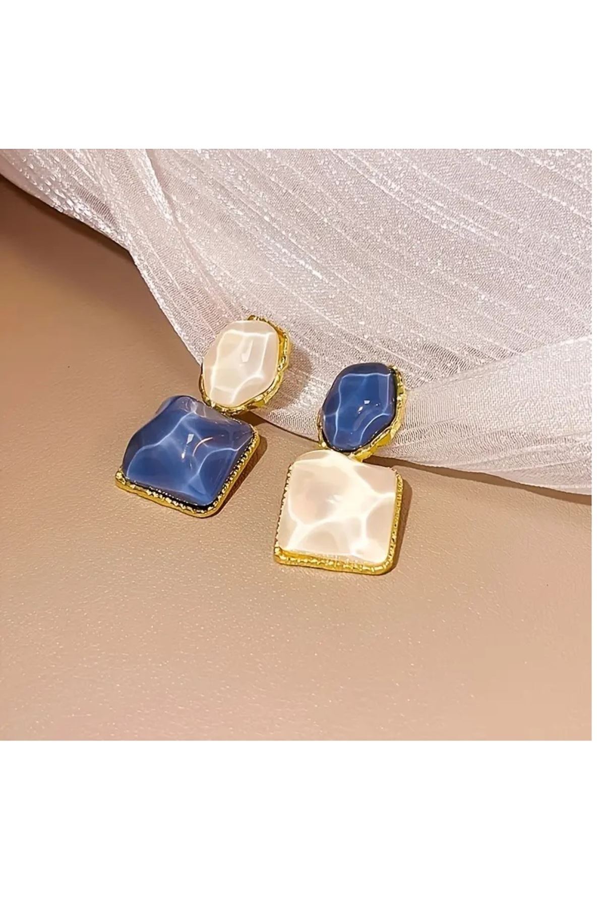 Asimetrik Mavi Beyaz 4 Mevsimlik Gold Kadın Küpe