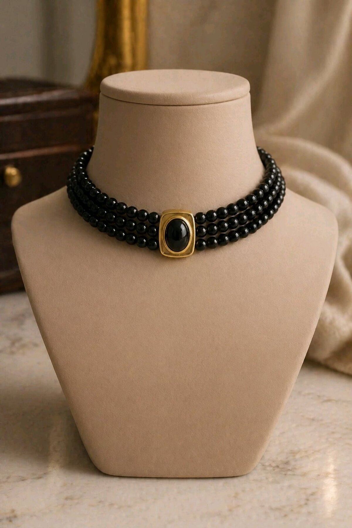 Siyah İncili Taşlı Choker Kolye