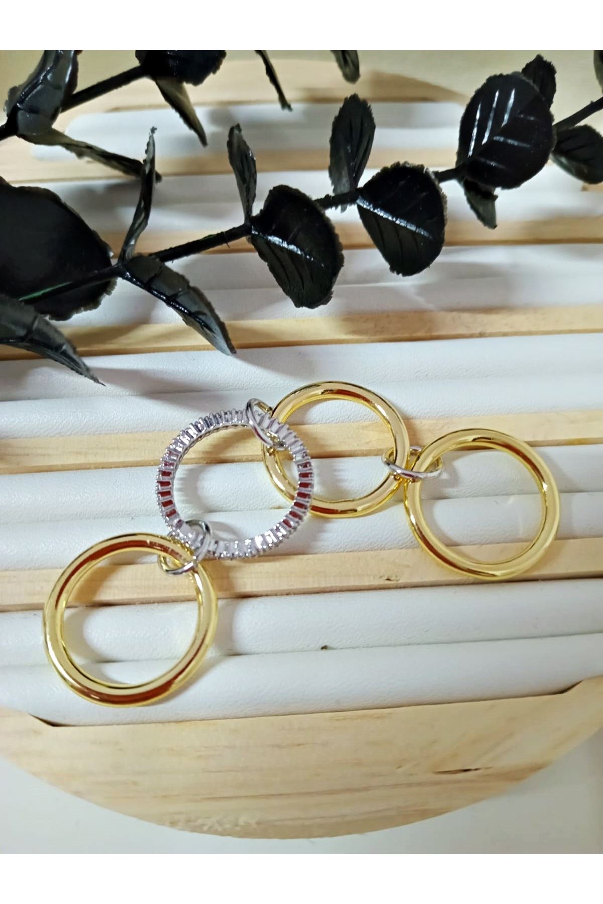 Çelik 4 Lü Halka Elegance Gold Taşlı Zincir Yüzük, Tek Ebat