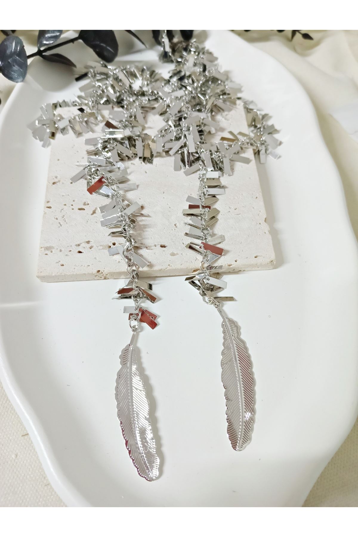Gümüş Dolamalı Uzun Elegant Kolye