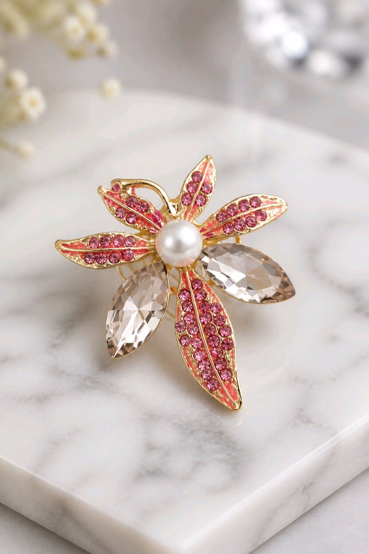 Pembe Taşlı Çiçek Gold Broş, Genişlik: 4cm Yükseklik:5cm