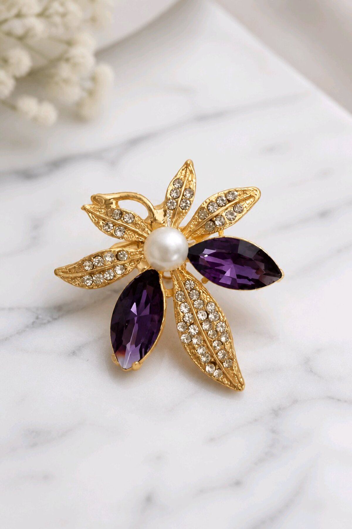 Mor Taşlı Çiçek Gold Broş, Genişlik: 4cm Yükseklik:5cm