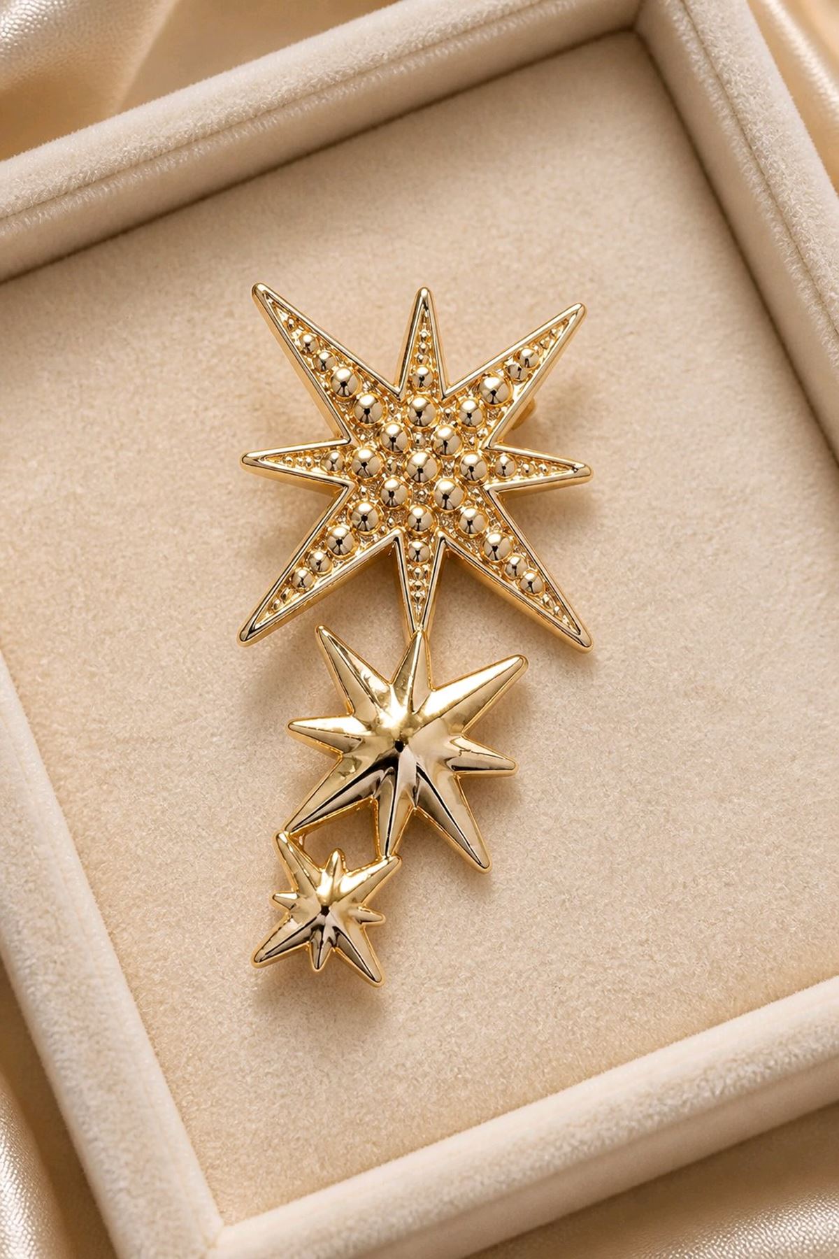Gold Yıldızlar Broş, Uzunluk: 5cm